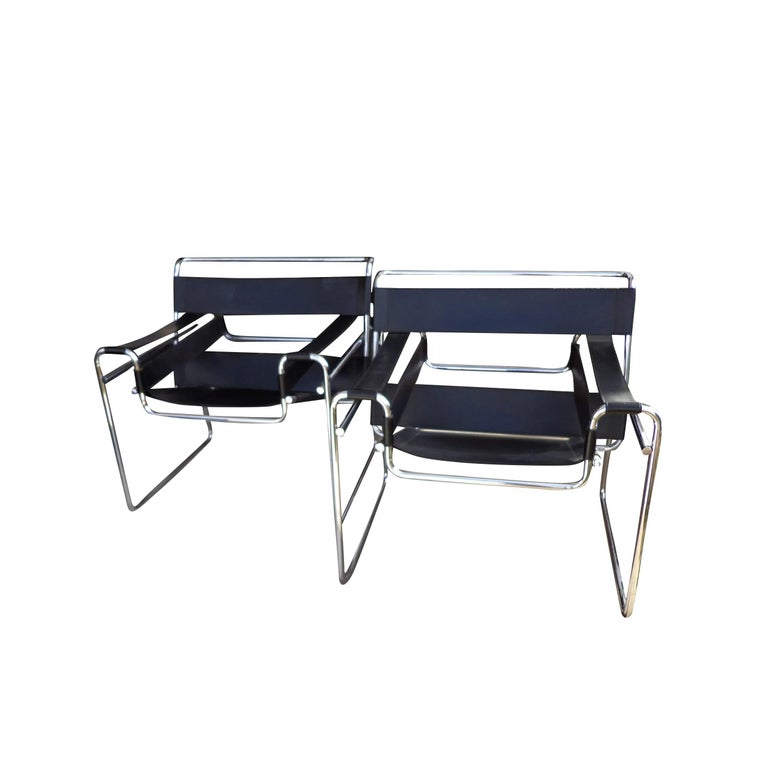 Pair of Black Leather Wassily Chairs by Marcel Breuer For Sale 5