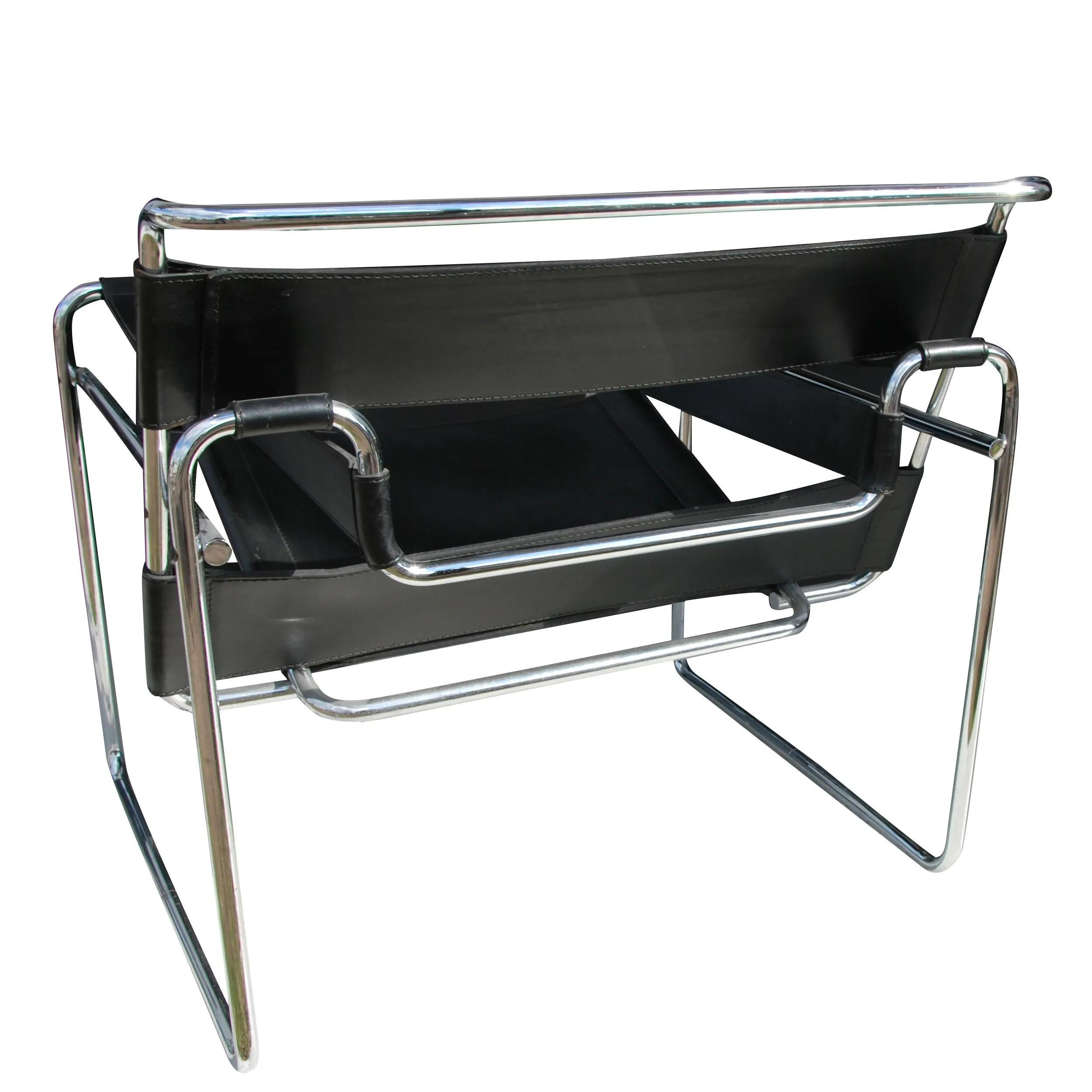 Pair of Black Leather Wassily Chairs by Marcel Breuer 3