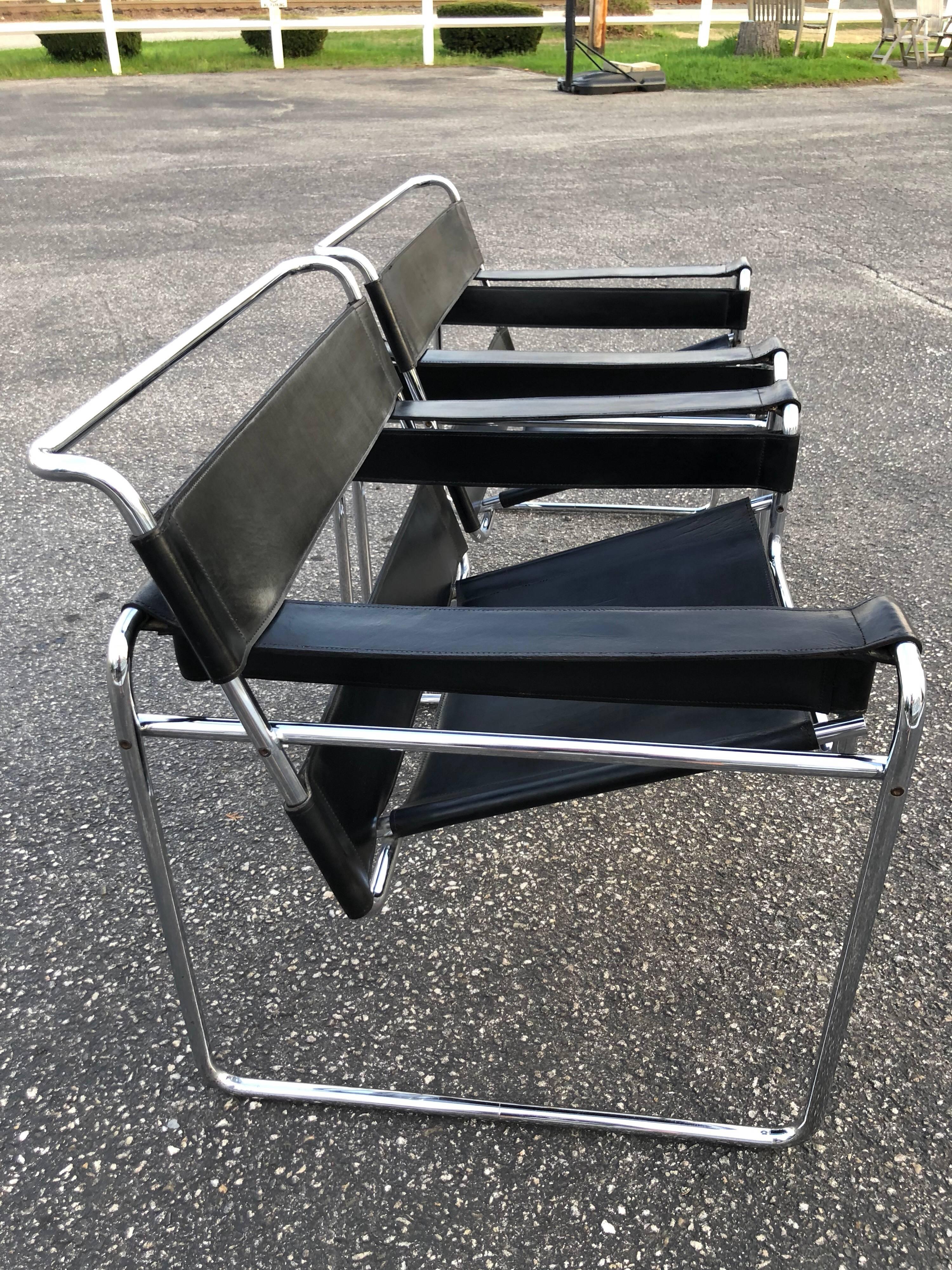 Mid-Century Modern Pair of Black Leather Wassily Chairs