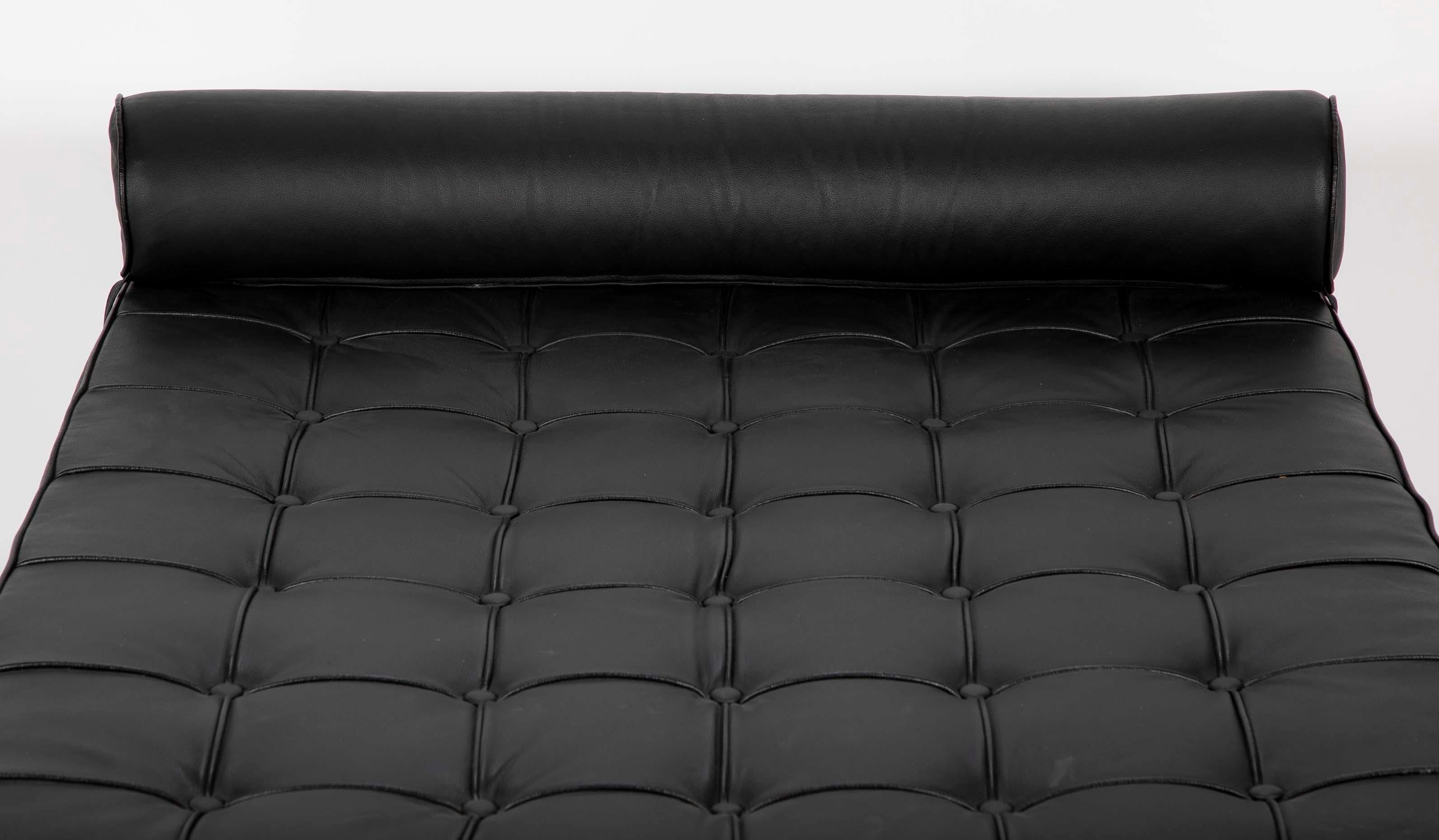 20th Century Black Leatherette Chaise Lounge in the Manner of Mies van der Rohe