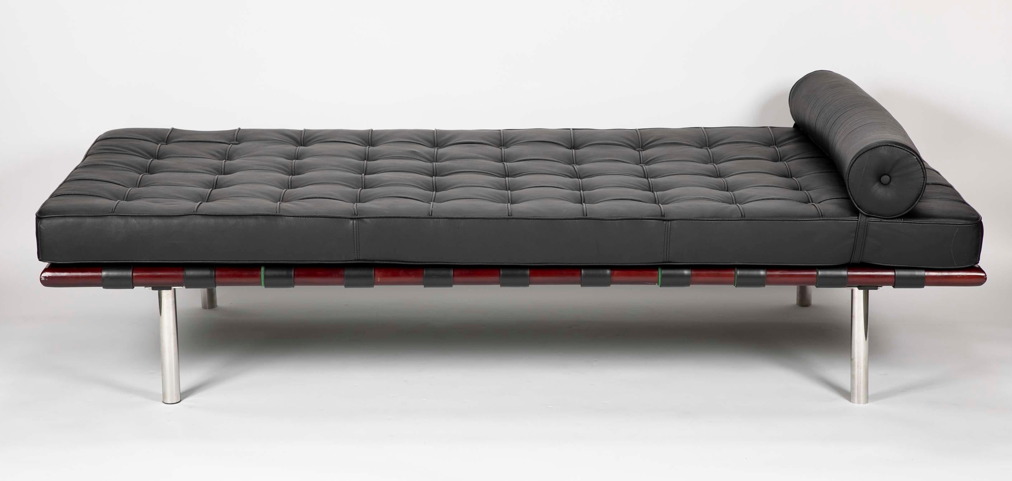 Black Leatherette Chaise Lounge in the Manner of Mies van der Rohe 1