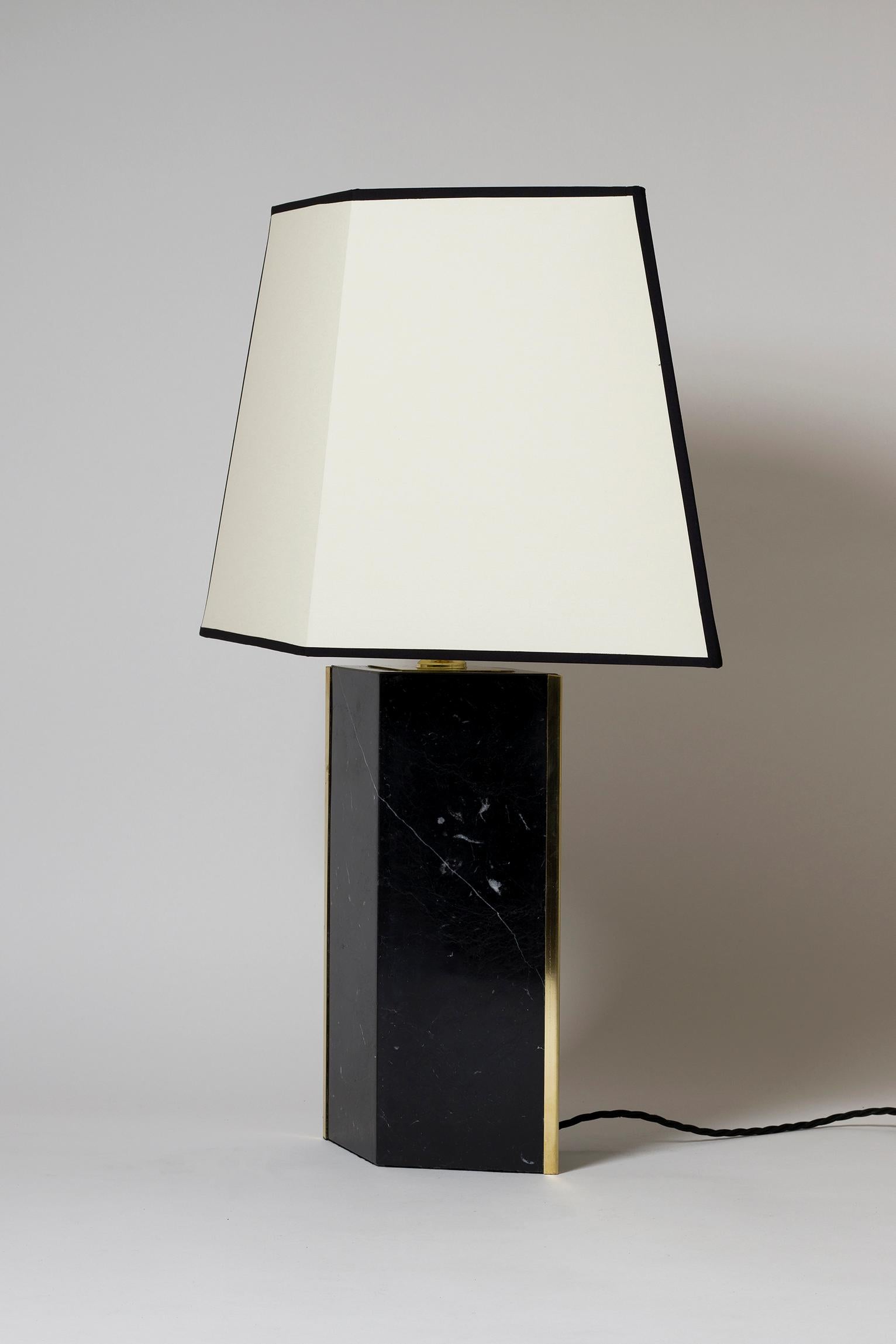 Pair of Black Marble and Brass Table Lamp, by Dorian Caffot de Fawes In Good Condition In London, GB