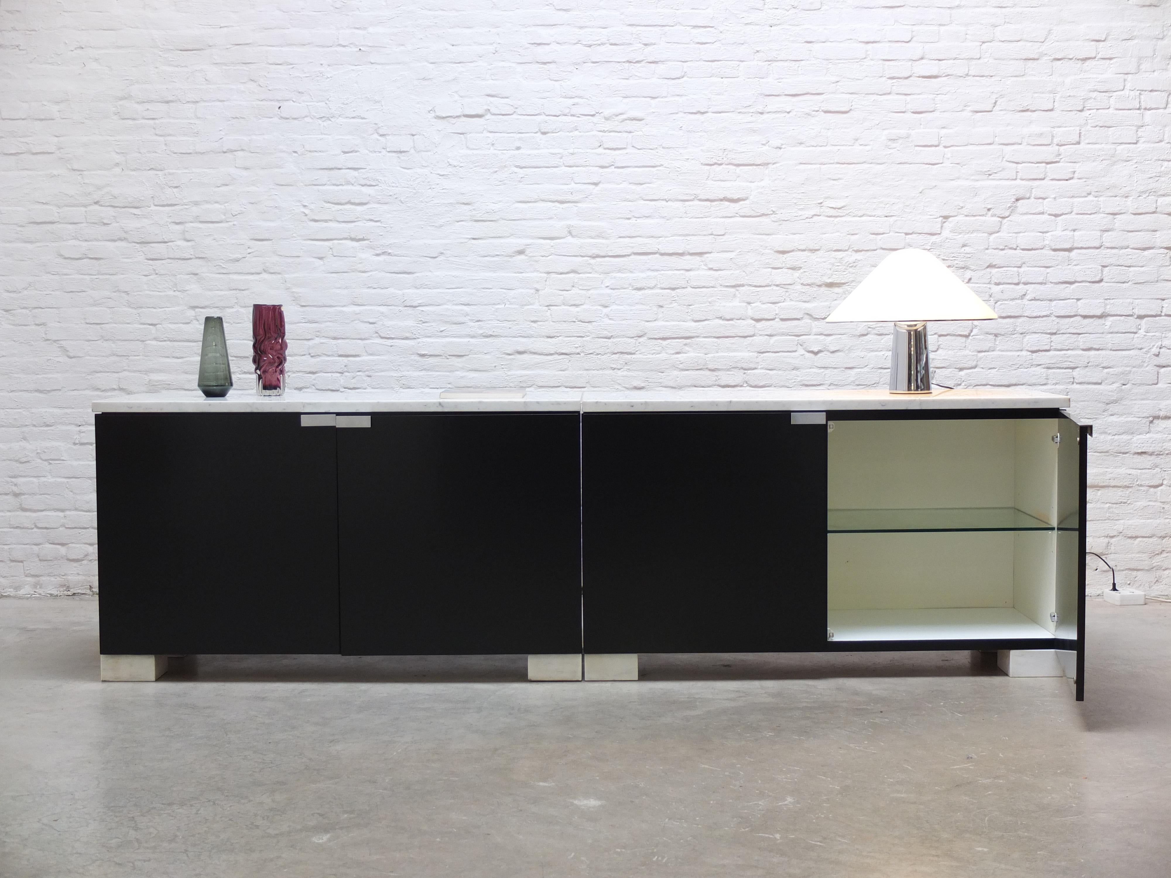 Coppia di armadietti in marmo e nero di Alfred Hendrickx per Belform, anni '70 in vendita 9