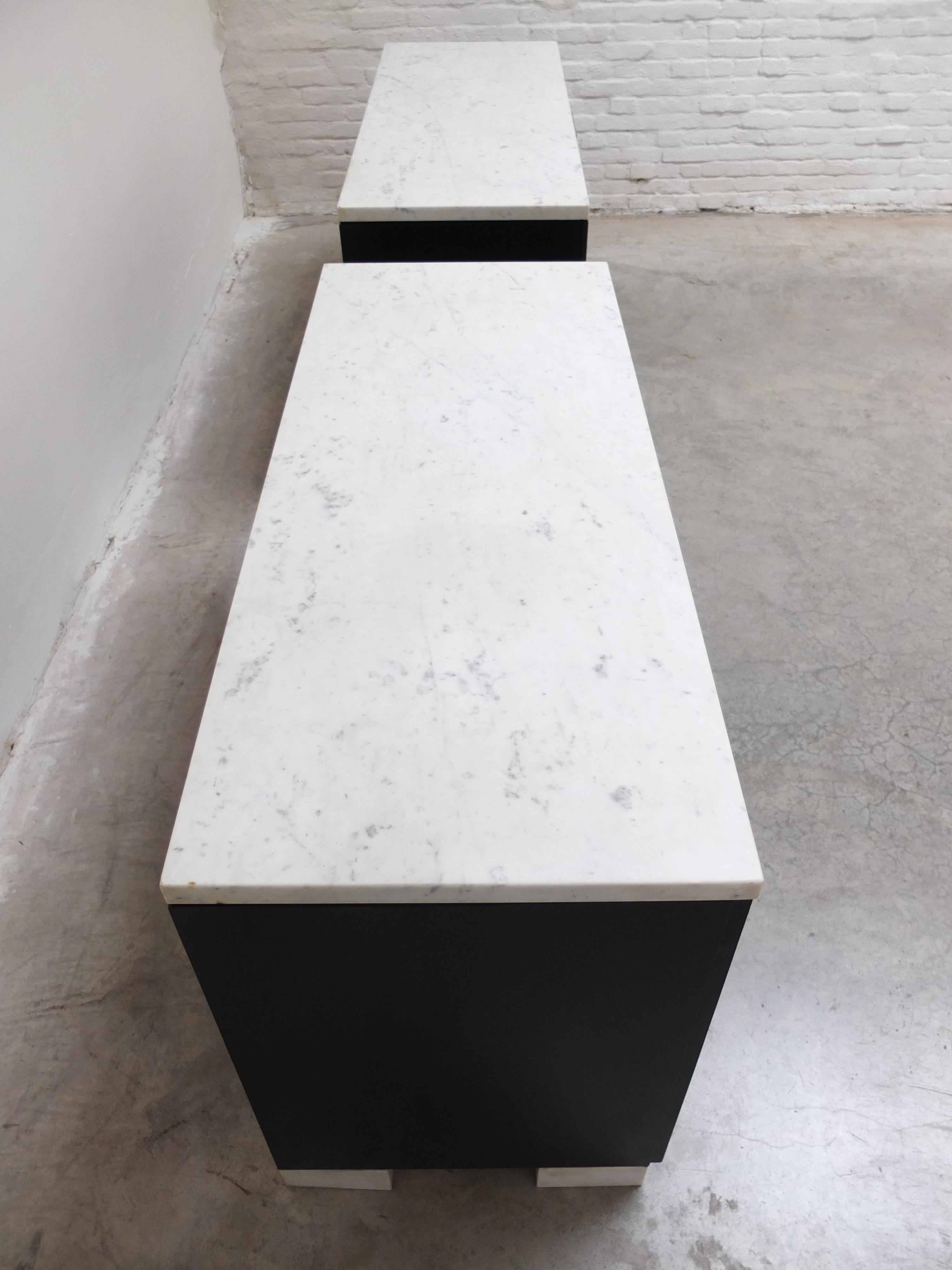 Coppia di armadietti in marmo e nero di Alfred Hendrickx per Belform, anni '70 In condizioni buone in vendita a Antwerpen, VAN