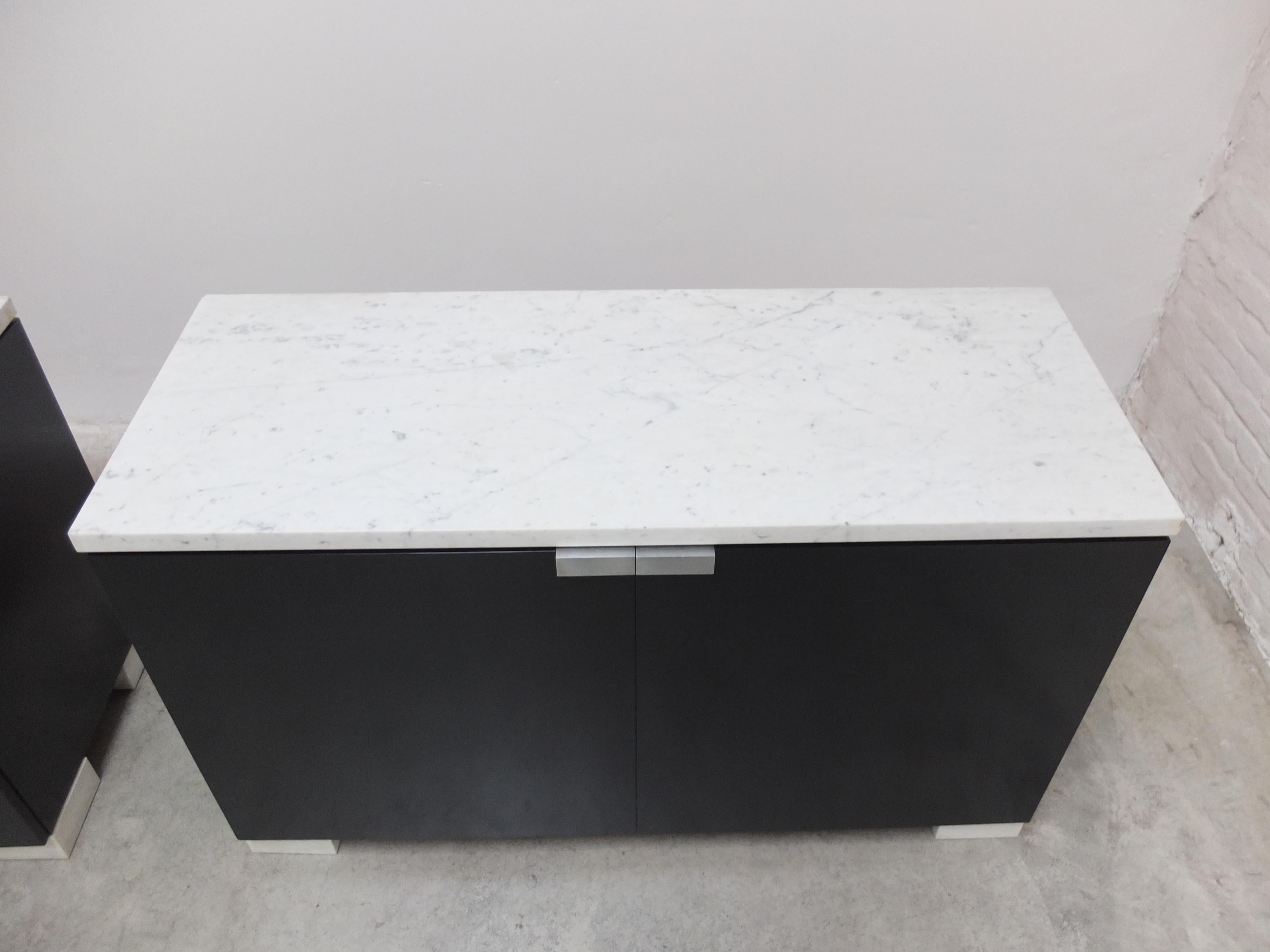 Metallo Coppia di armadietti in marmo e nero di Alfred Hendrickx per Belform, anni '70 in vendita