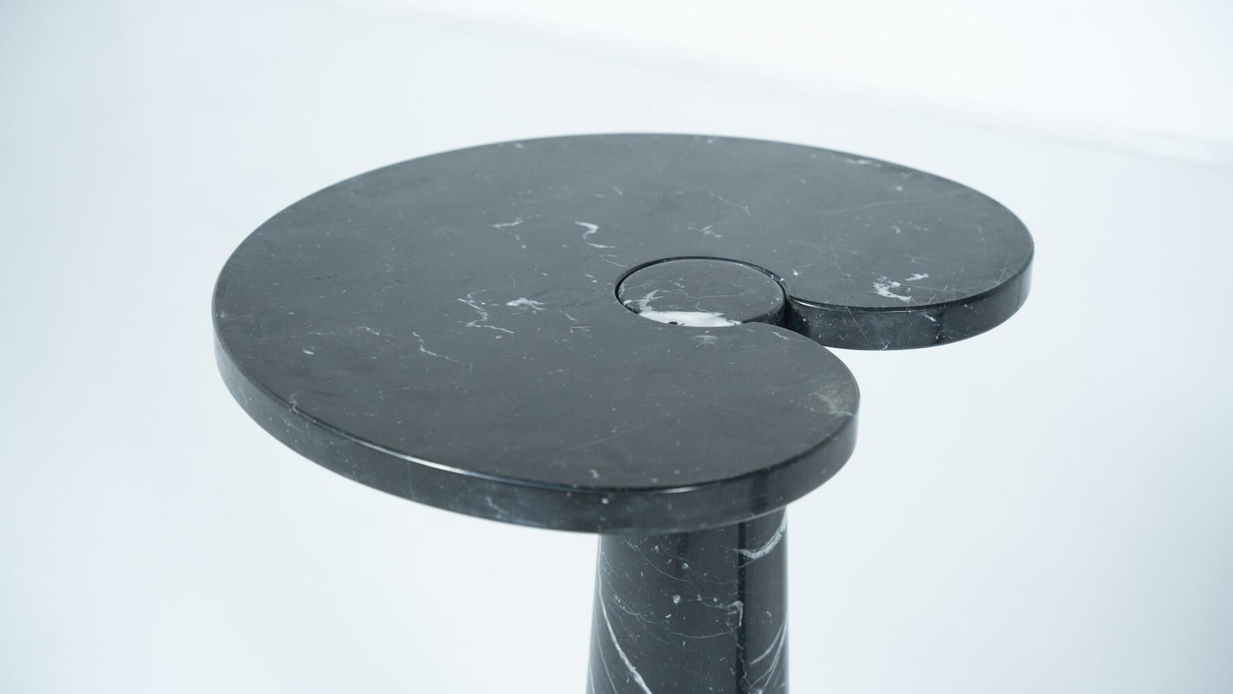 Paire de tables console en marbre noir modèle ''Eros'' par Angelo Mangiarotti pour Skipper - Italie