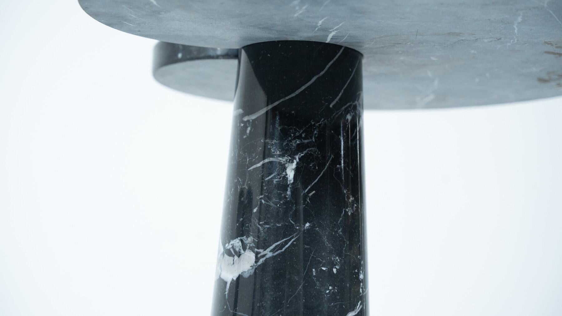 italien Paire de tables console en marbre noir Model No Eros par Angelo Mangiarotti