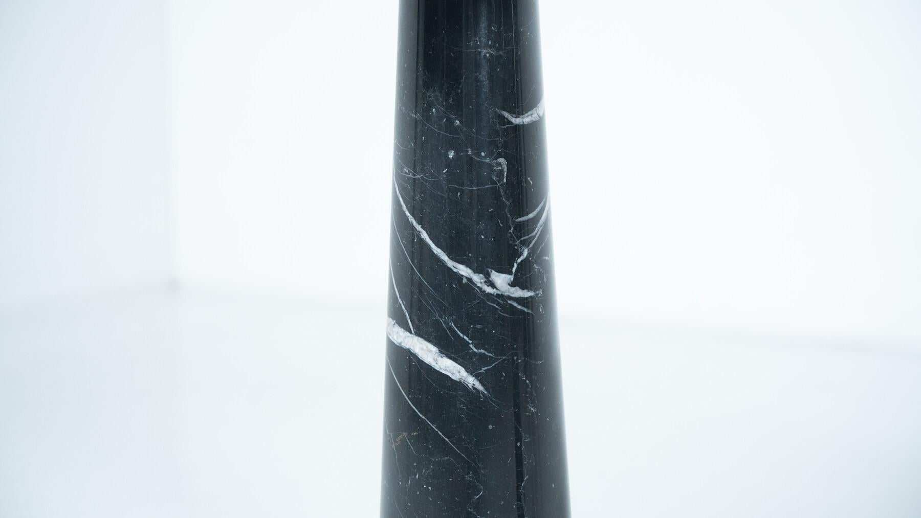 Marbre Paire de tables console en marbre noir Model No Eros par Angelo Mangiarotti