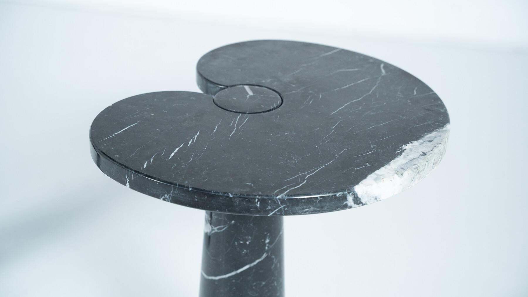 Paire de tables console en marbre noir Model No Eros par Angelo Mangiarotti 1