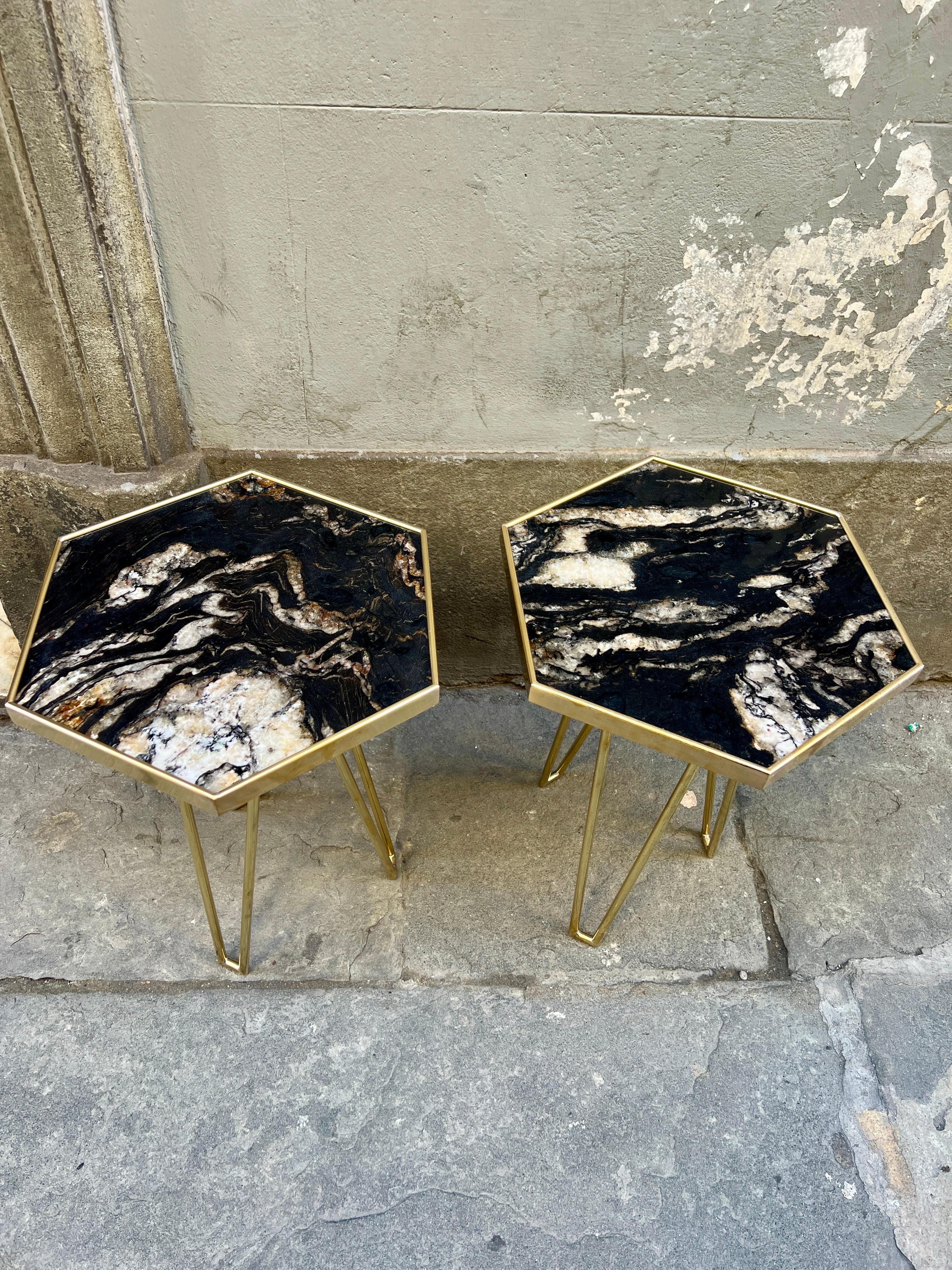 Pair of Black Marble Hexagonal Side/End Tables with Brass Structure 1980 In Good Condition In Florence, IT