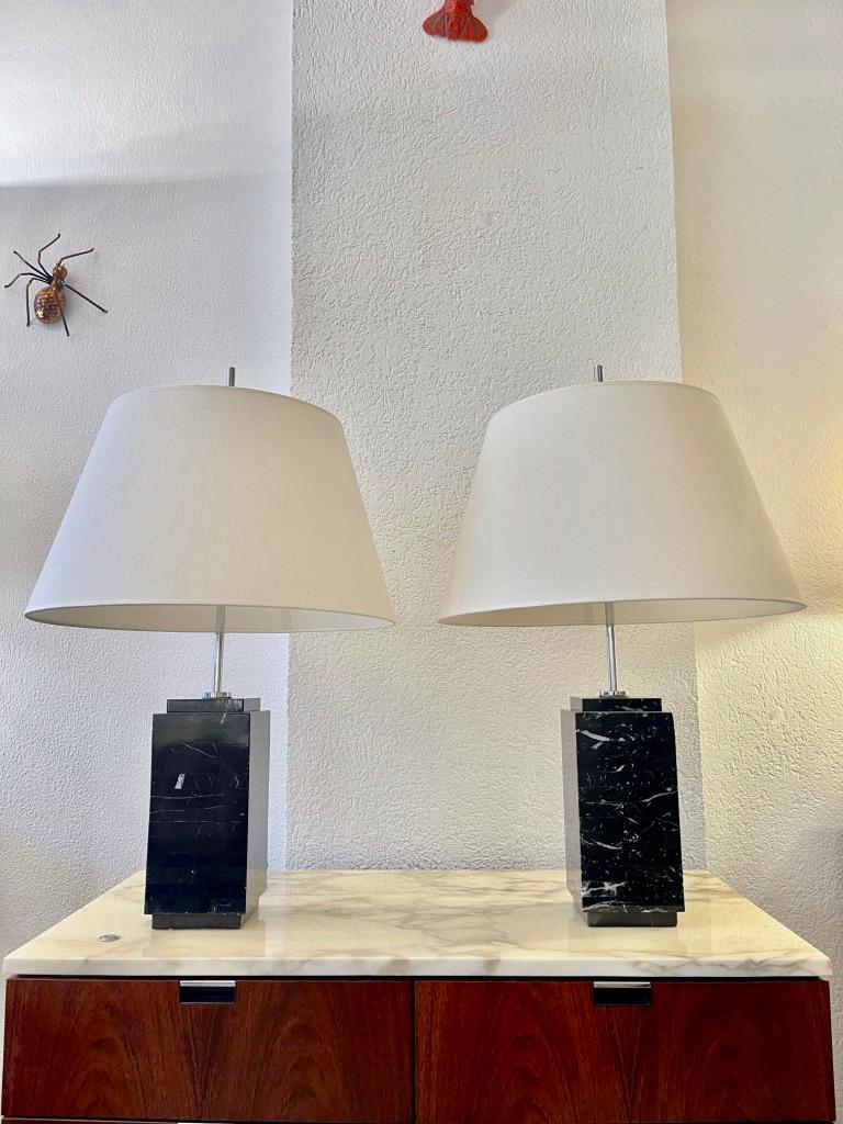 Pair of Black Marble Table Lamps by Florence Knoll, US ca. 1960s In Good Condition For Sale In Geneva, CH