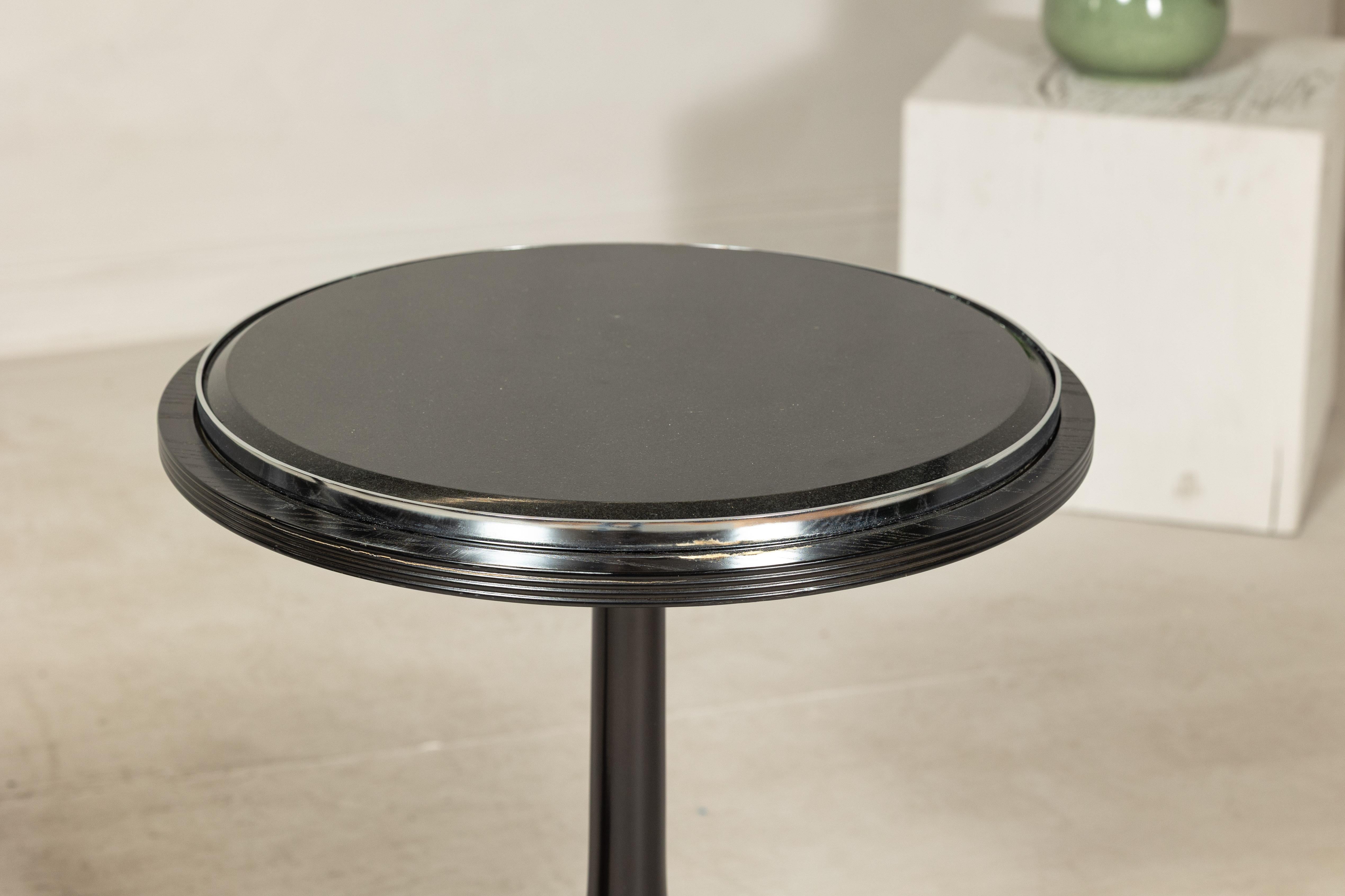 Paire de tables Gueridon à plateau en marbre noir et pieds Ball and Ball en métal Silver en vente 4