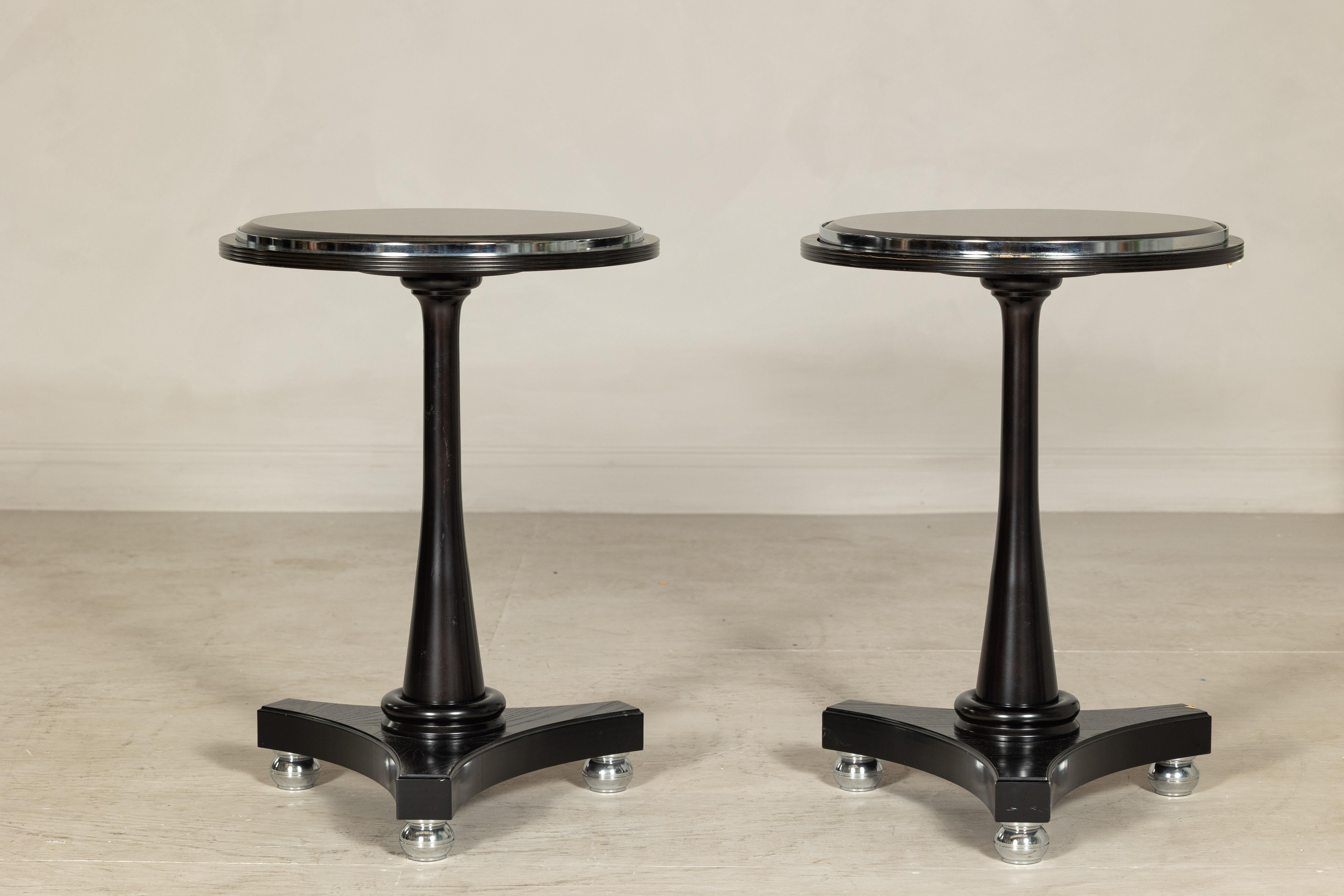 Paire de tables Gueridon à plateau en marbre noir et pieds Ball and Ball en métal Silver en vente 1