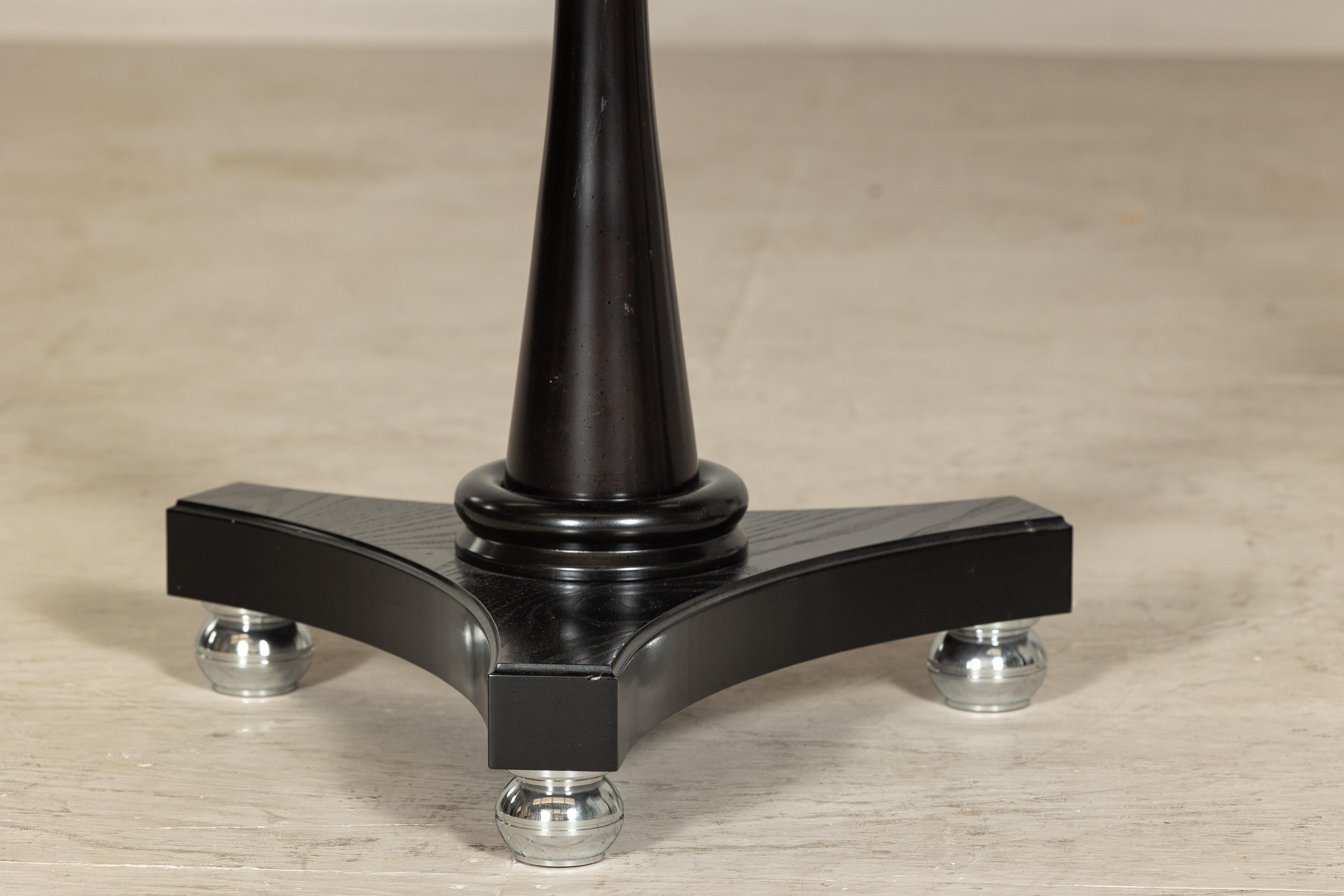 Paire de tables Gueridon à plateau en marbre noir et pieds Ball and Ball en métal Silver en vente 2