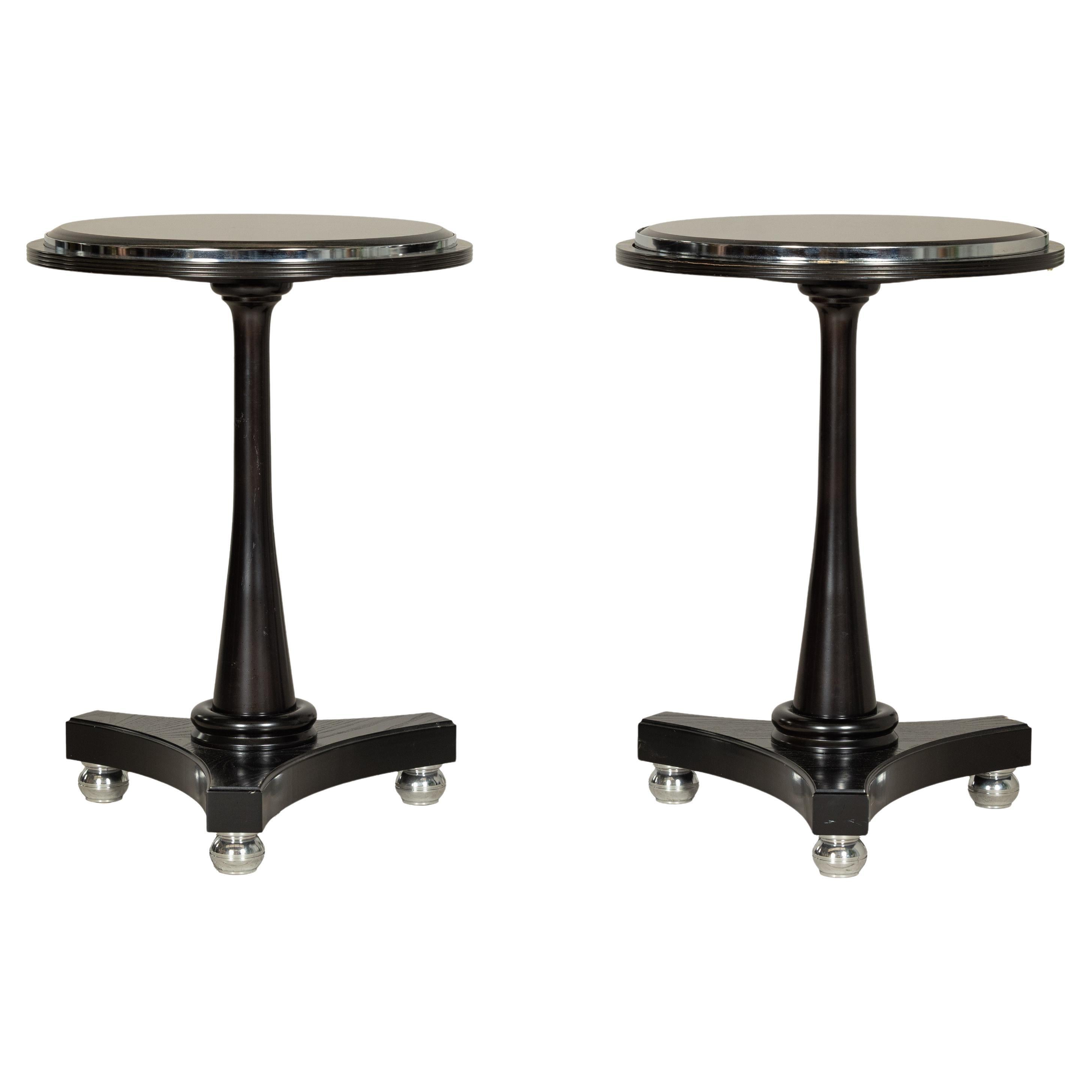Paire de tables Gueridon à plateau en marbre noir et pieds Ball and Ball en métal Silver en vente