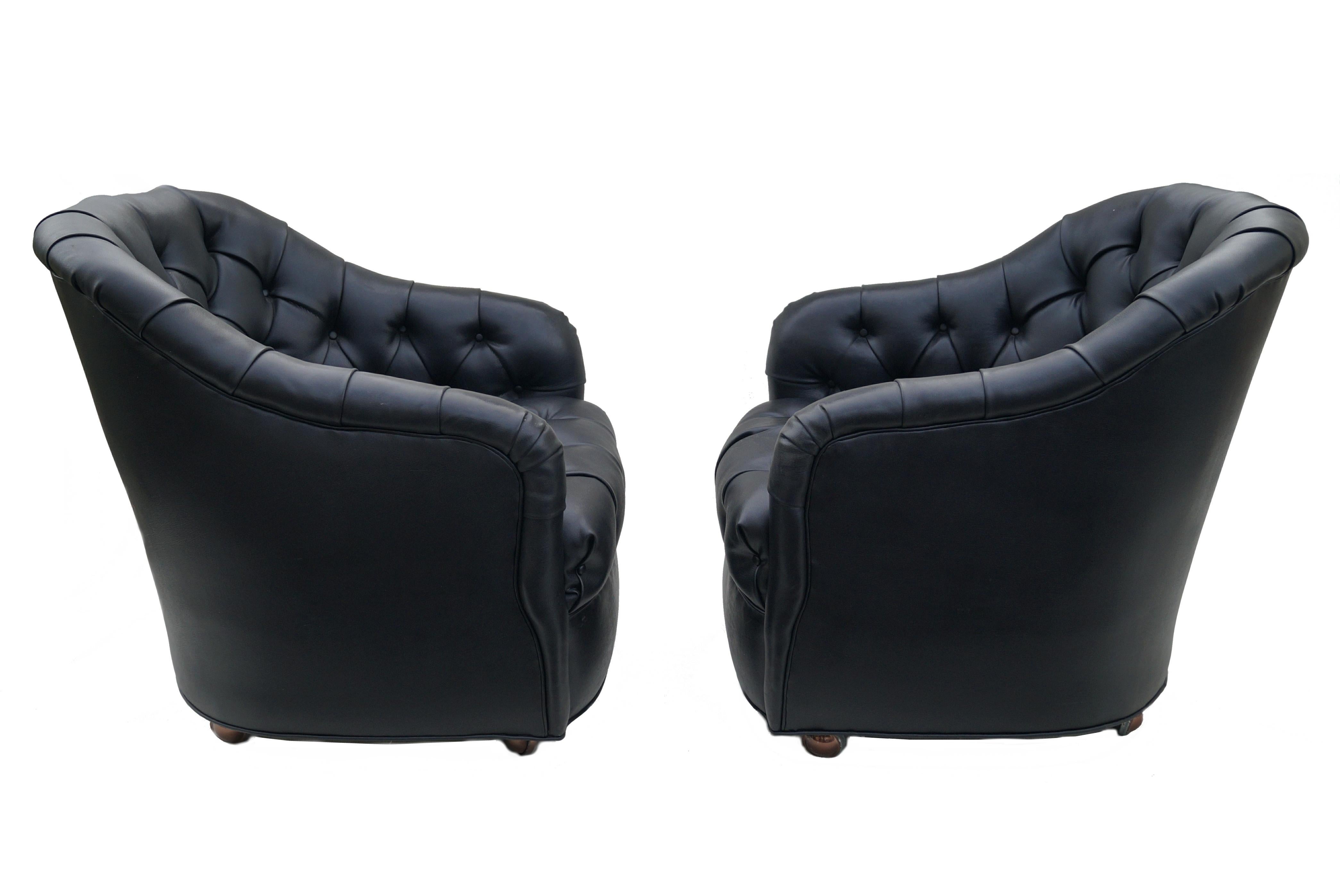 Pair of Black Mid-Century Modern Ward Bennett Style Tufted Lounge Chairs Casters In Good Condition In Wayne, NJ
