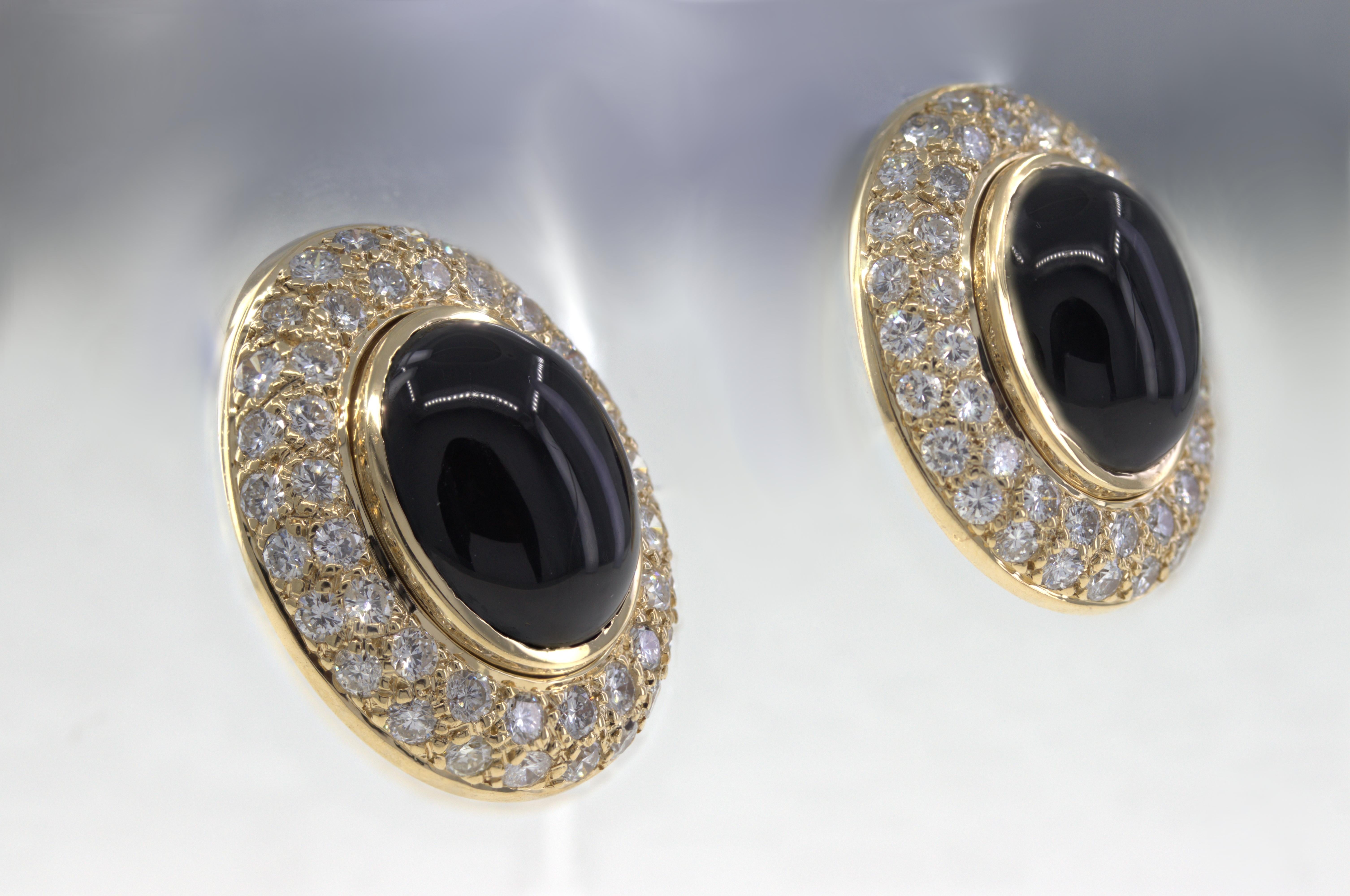Paar Ohrringe aus 14 Karat Gelbgold mit schwarzem Onyx und Diamanten im Zustand „Gut“ im Angebot in Pleasant Hill, CA