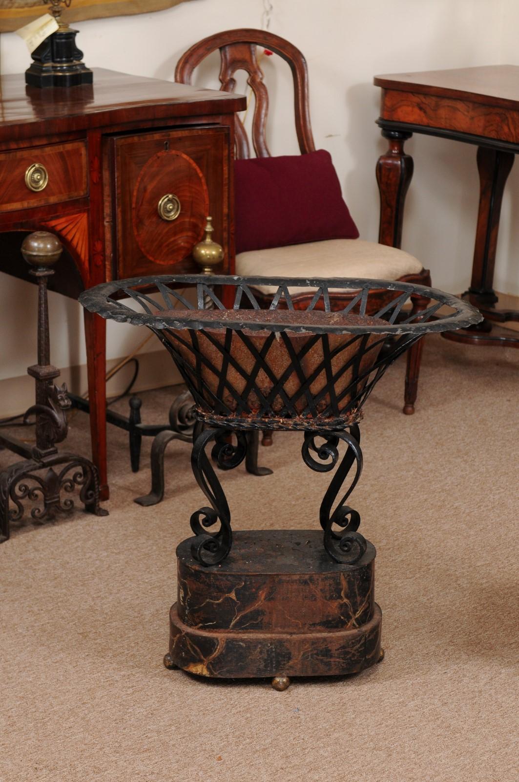 Pair of Black Painted Tole & Iron Planters with Scroll Detail, 19th Century Fran For Sale 8