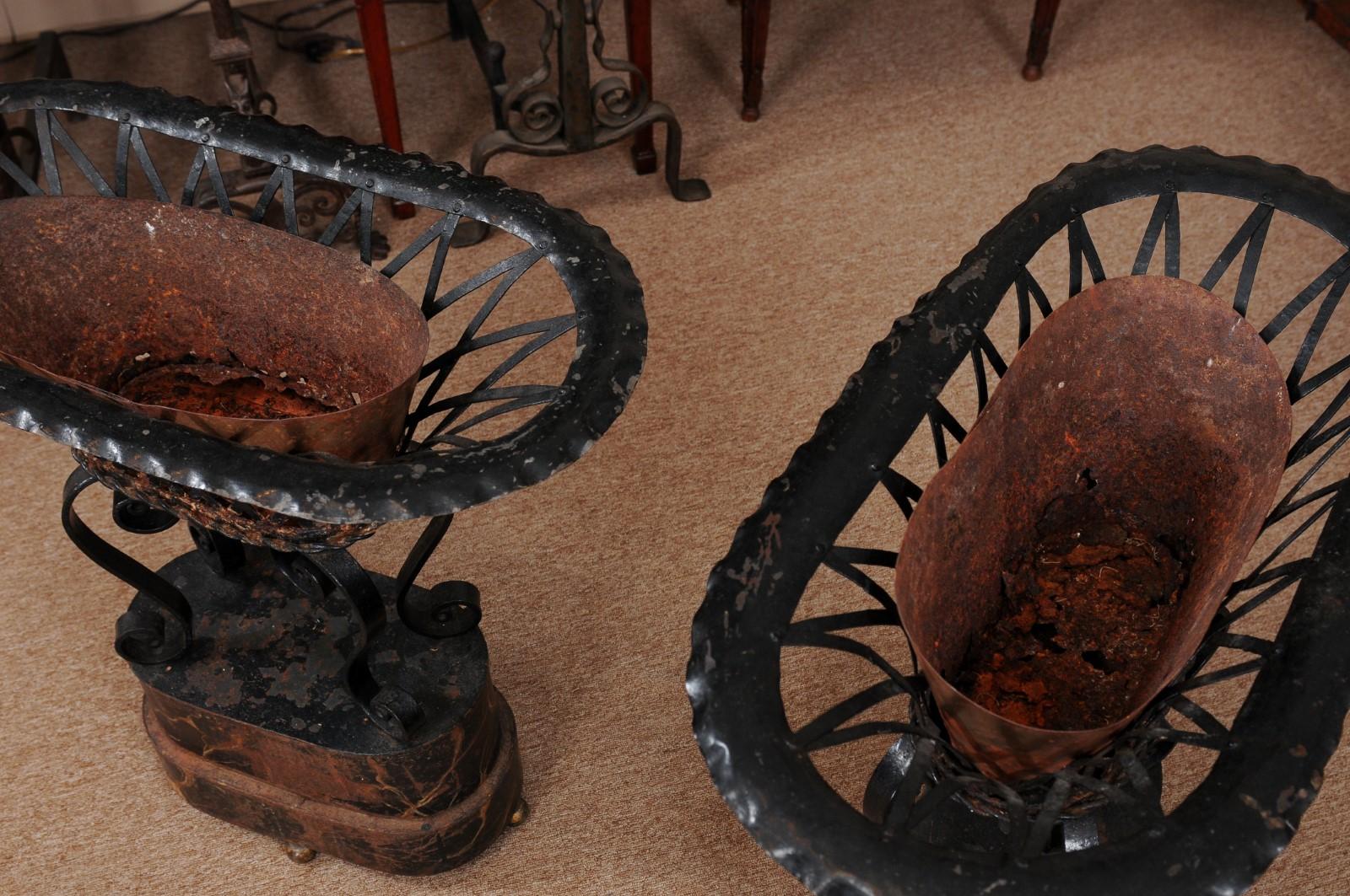 Pair of Black Painted Tole & Iron Planters with Scroll Detail, 19th Century Fran For Sale 10
