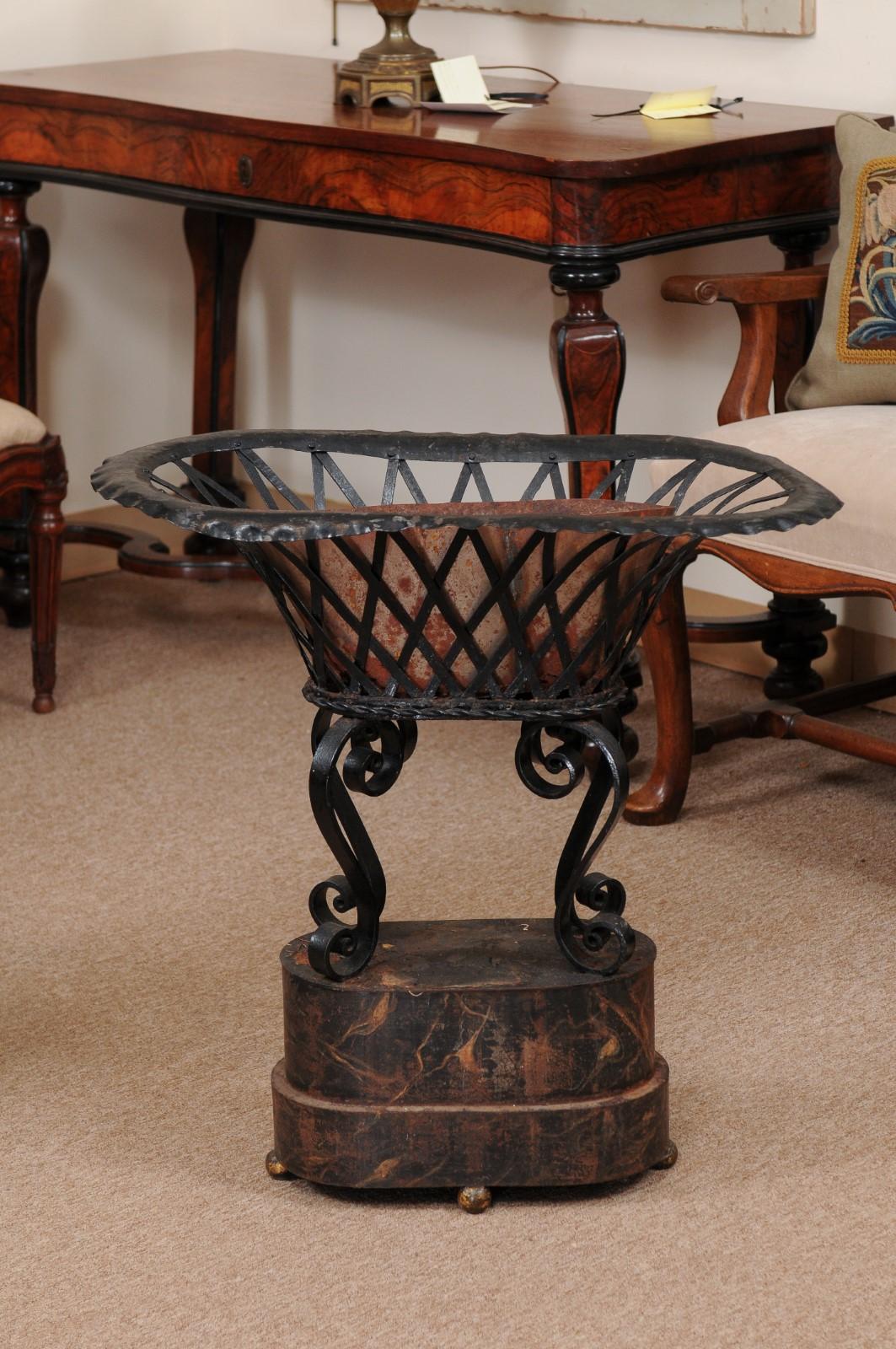 Pair of Black Painted Tole & Iron Planters with Scroll Detail, 19th Century Fran For Sale 1