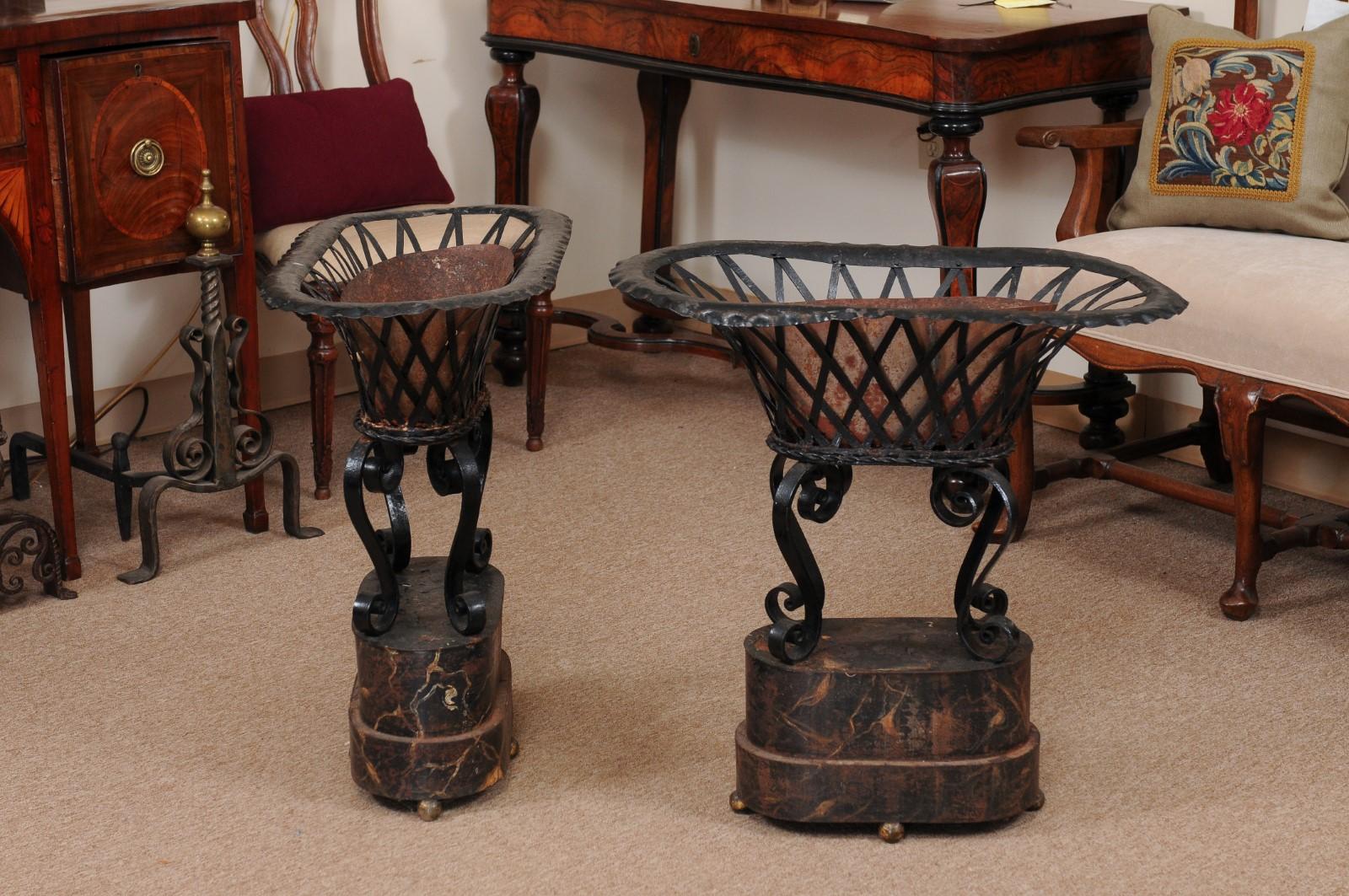 Pair of Black Painted Tole & Iron Planters with Scroll Detail, 19th Century Fran For Sale 3