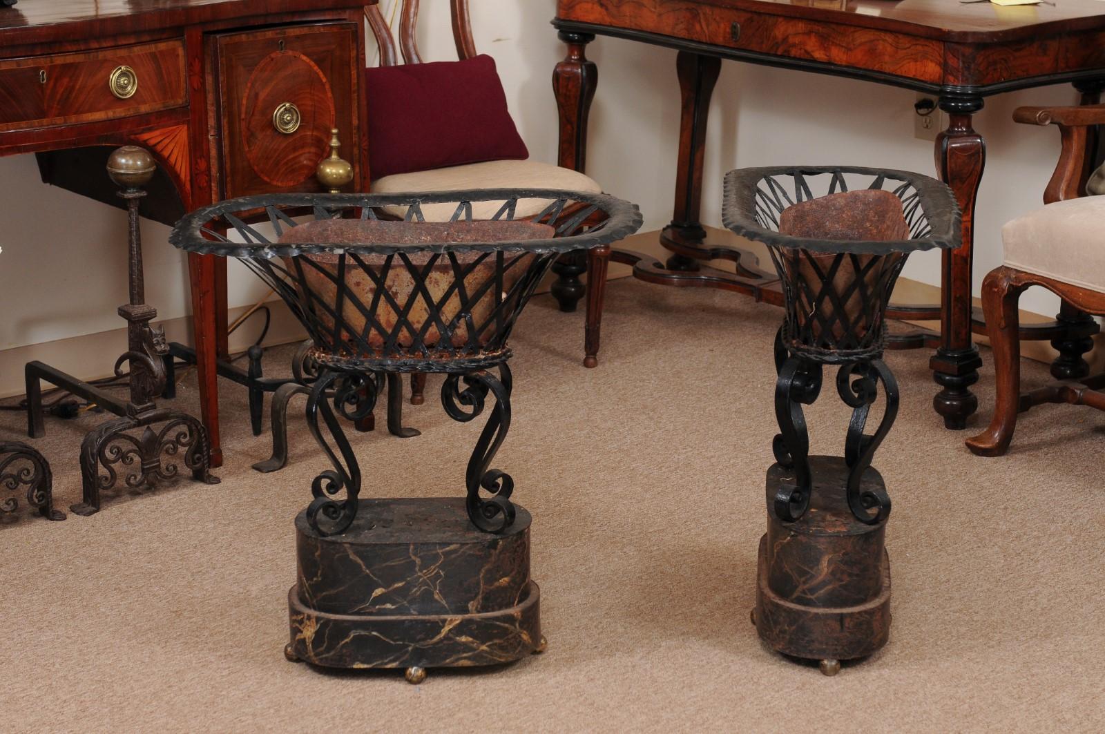 Pair of Black Painted Tole & Iron Planters with Scroll Detail, 19th Century Fran For Sale 4