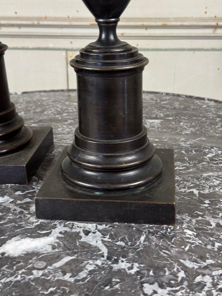 Coppia di vasi in bronzo patinato nero, XIX secolo in vendita 1
