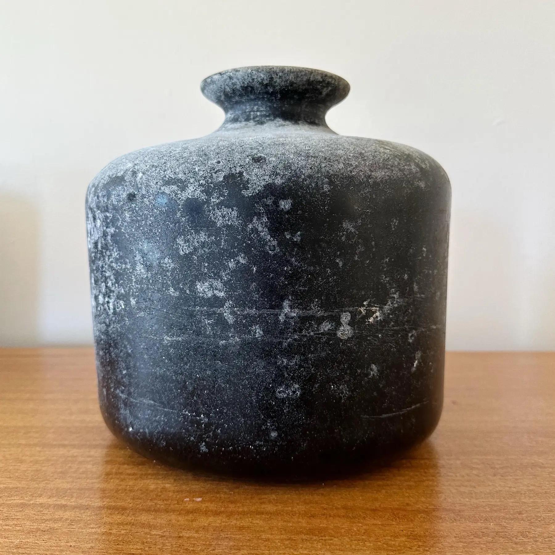 Fine XX secolo Coppia di vasi in vetro nero Seguso Scavo Murano anni '80 in vendita