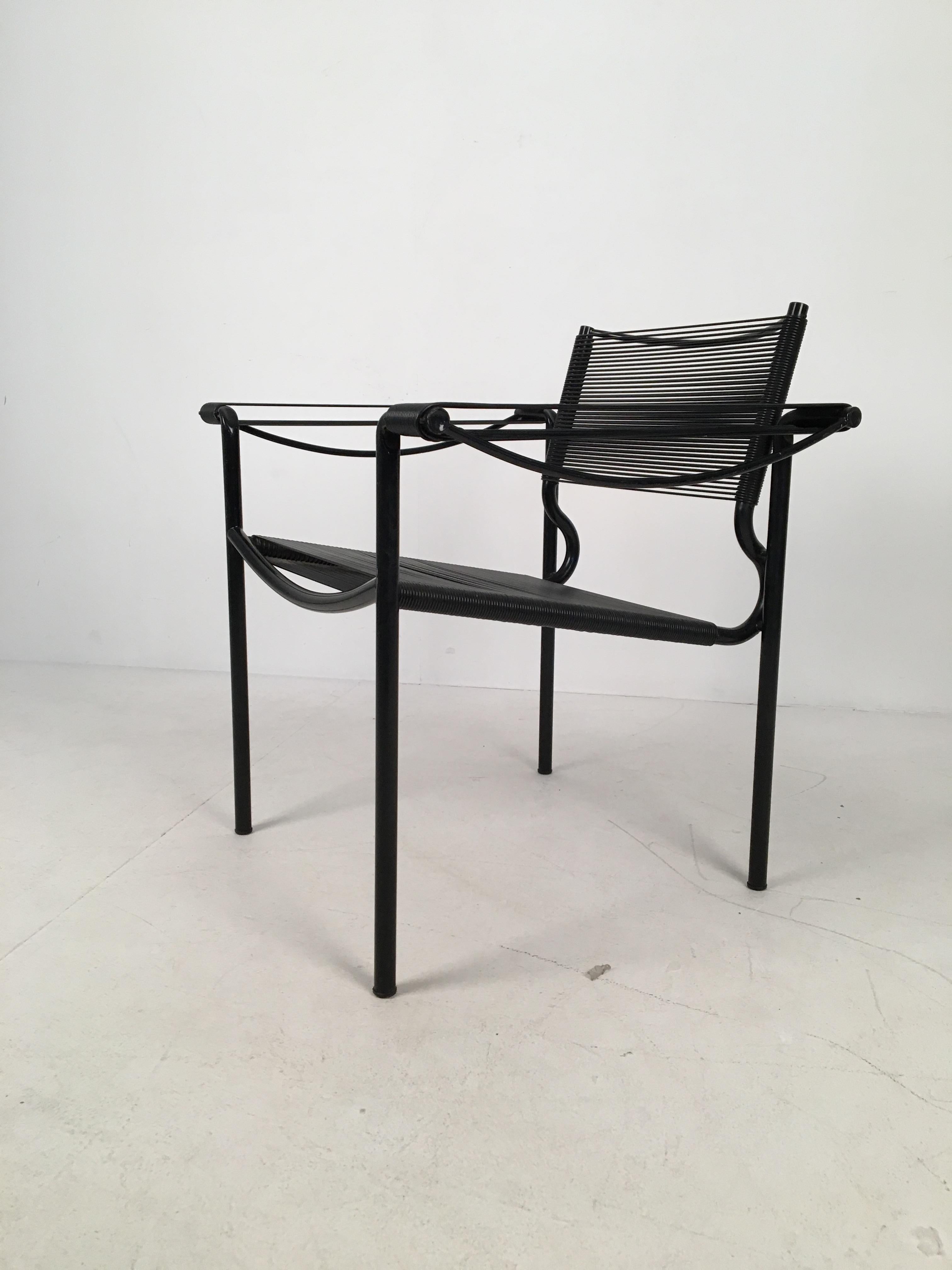 Post-Modern Pair of Black Spaghetti 109 Armchairs by G. Belotti for Alias, Italy, circa 1980 For Sale
