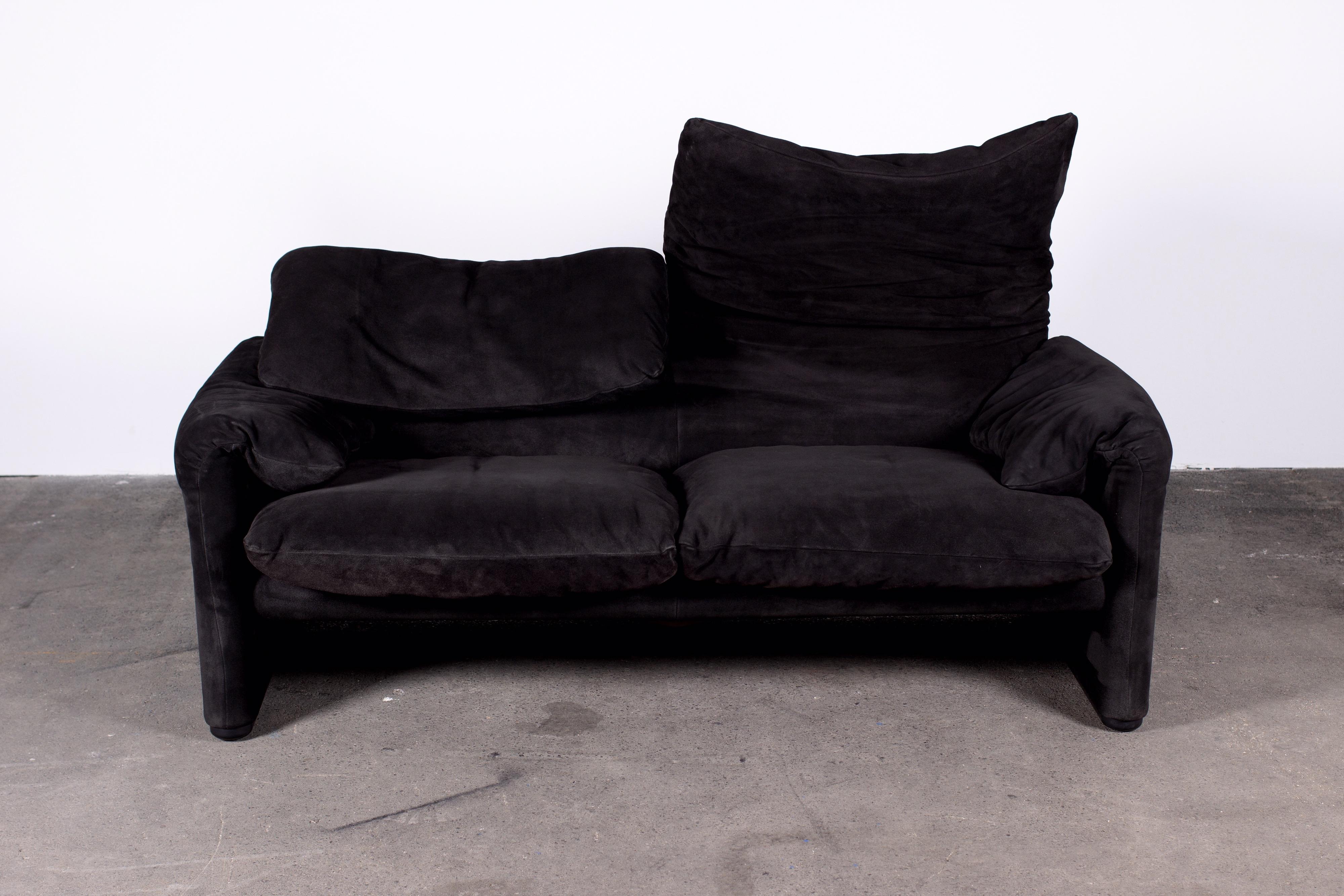 Pair of Black Suede 2-Seater Maralunga Sofas by Vico Magistretti for Cassina 7
