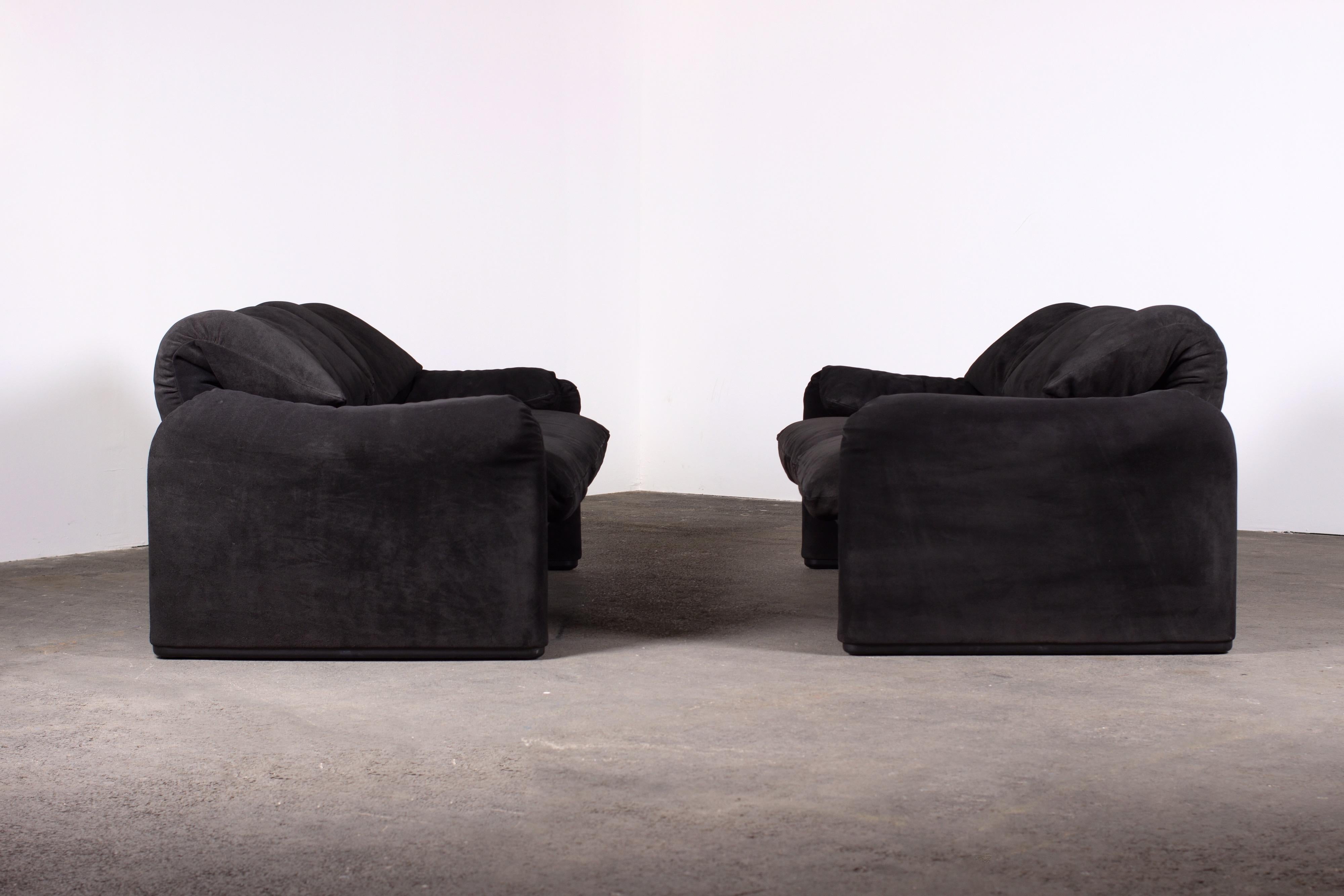 Italian Pair of Black Suede 2-Seater Maralunga Sofas by Vico Magistretti for Cassina