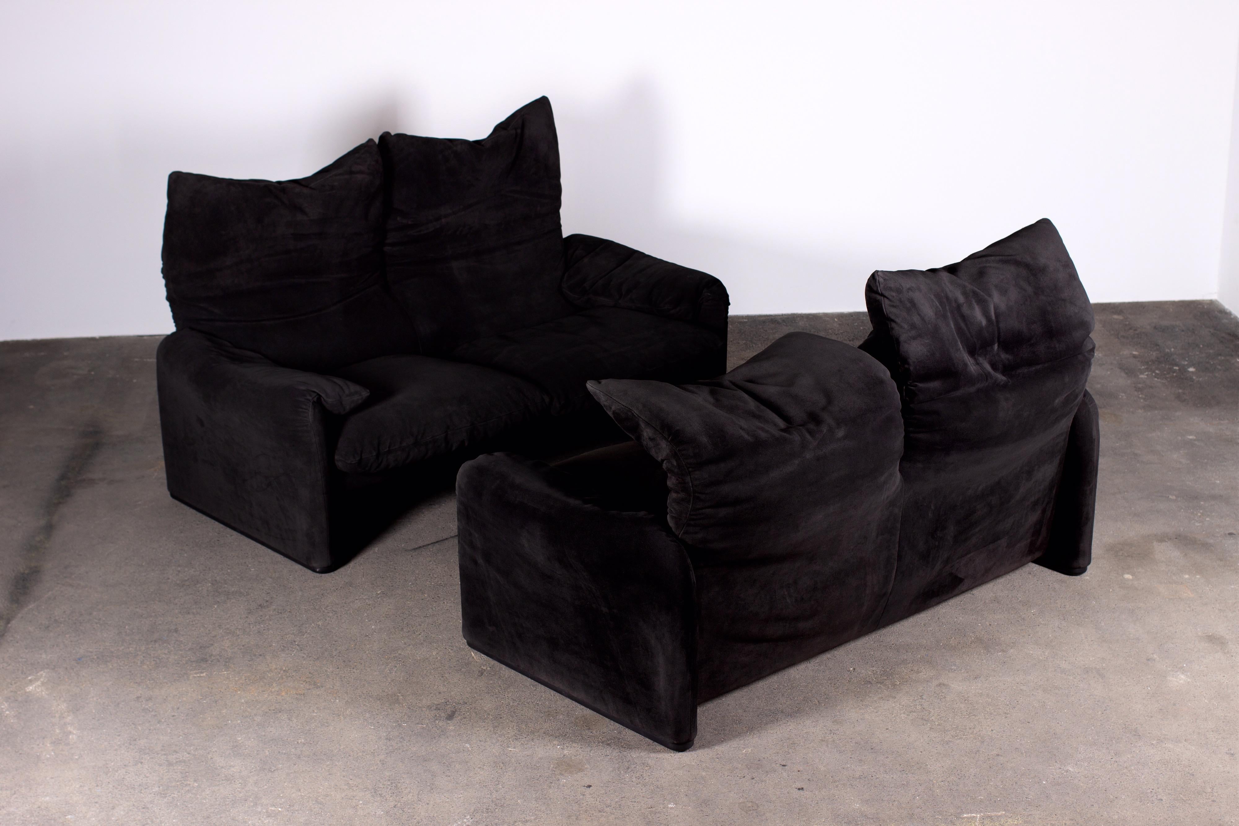 Late 20th Century Pair of Black Suede 2-Seater Maralunga Sofas by Vico Magistretti for Cassina