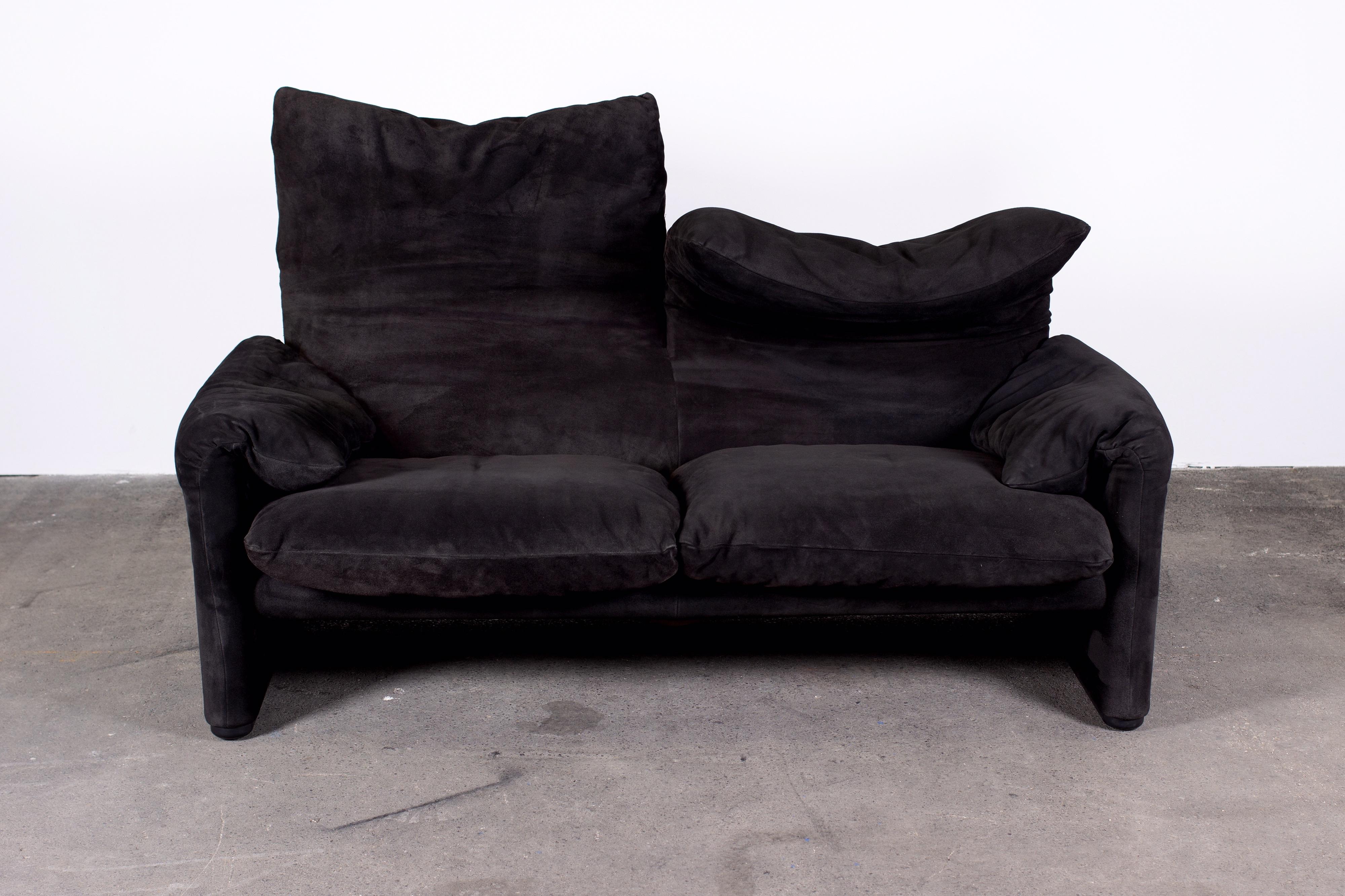Pair of Black Suede 2-Seater Maralunga Sofas by Vico Magistretti for Cassina 3