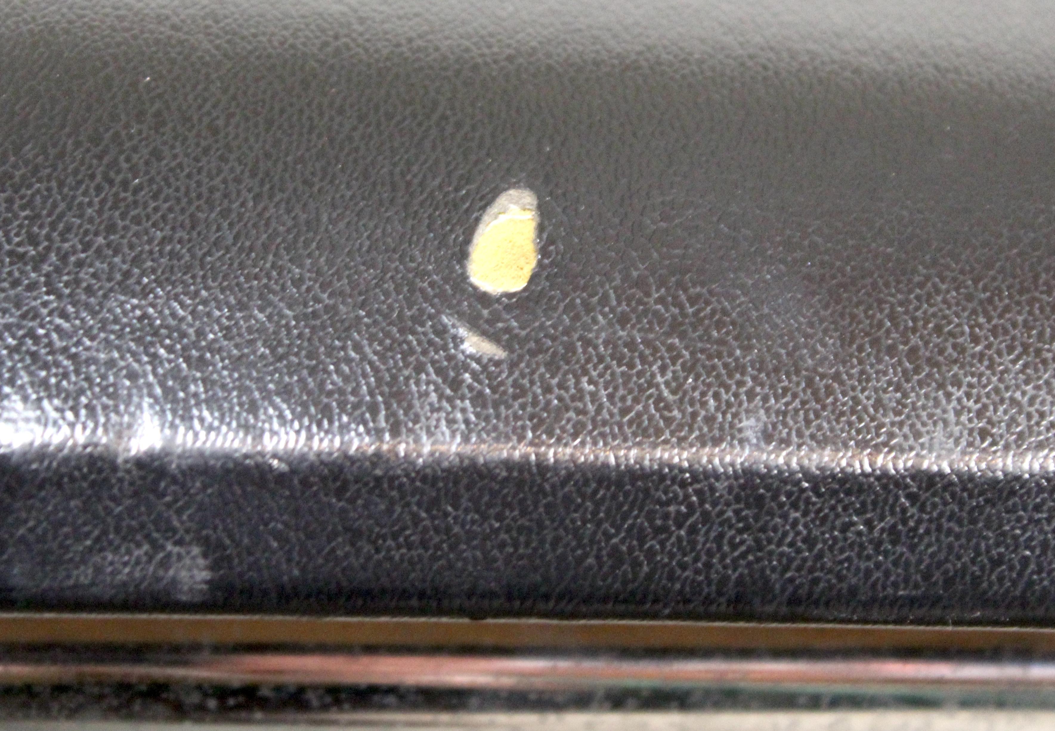 Coppia di seggioloni in vinile nero di Anton Lorenz Thonet in vendita 11
