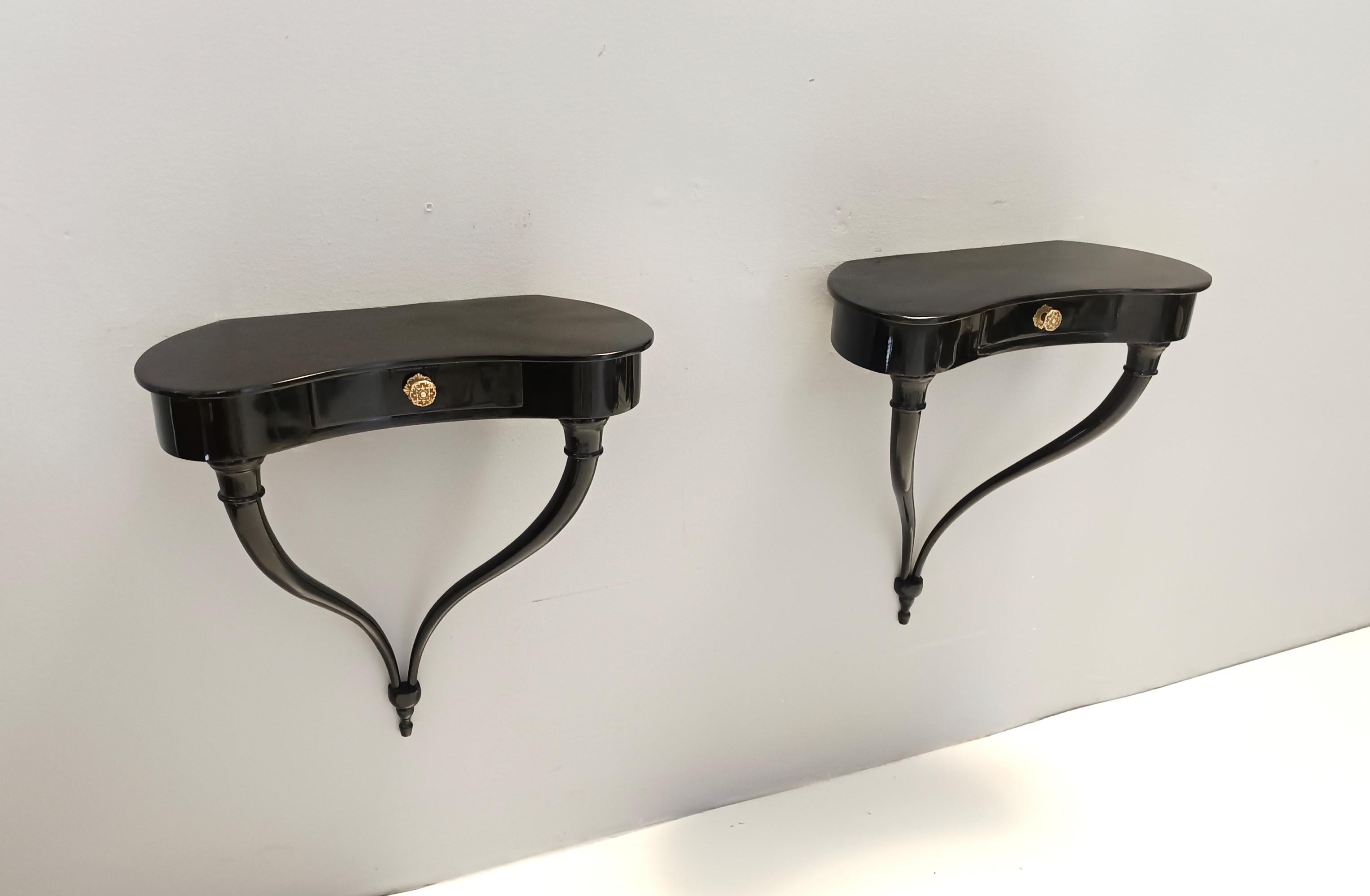 Pair of Black Wall-Mounted Console Tables / Nightstands attr. to Ulrich (Italienisch) im Angebot