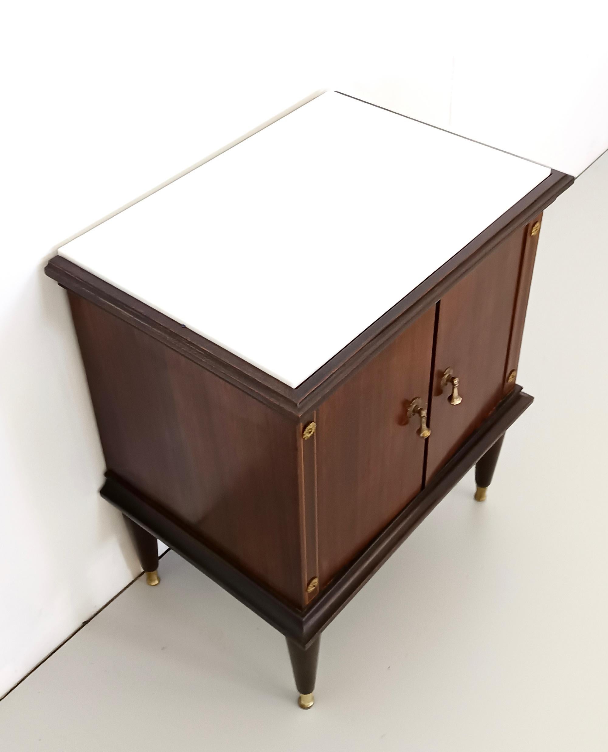 Mid-20th Century Pair of Black Walnut Nightstands with Marble Top ascr. to Paolo Buffa, Italy For Sale