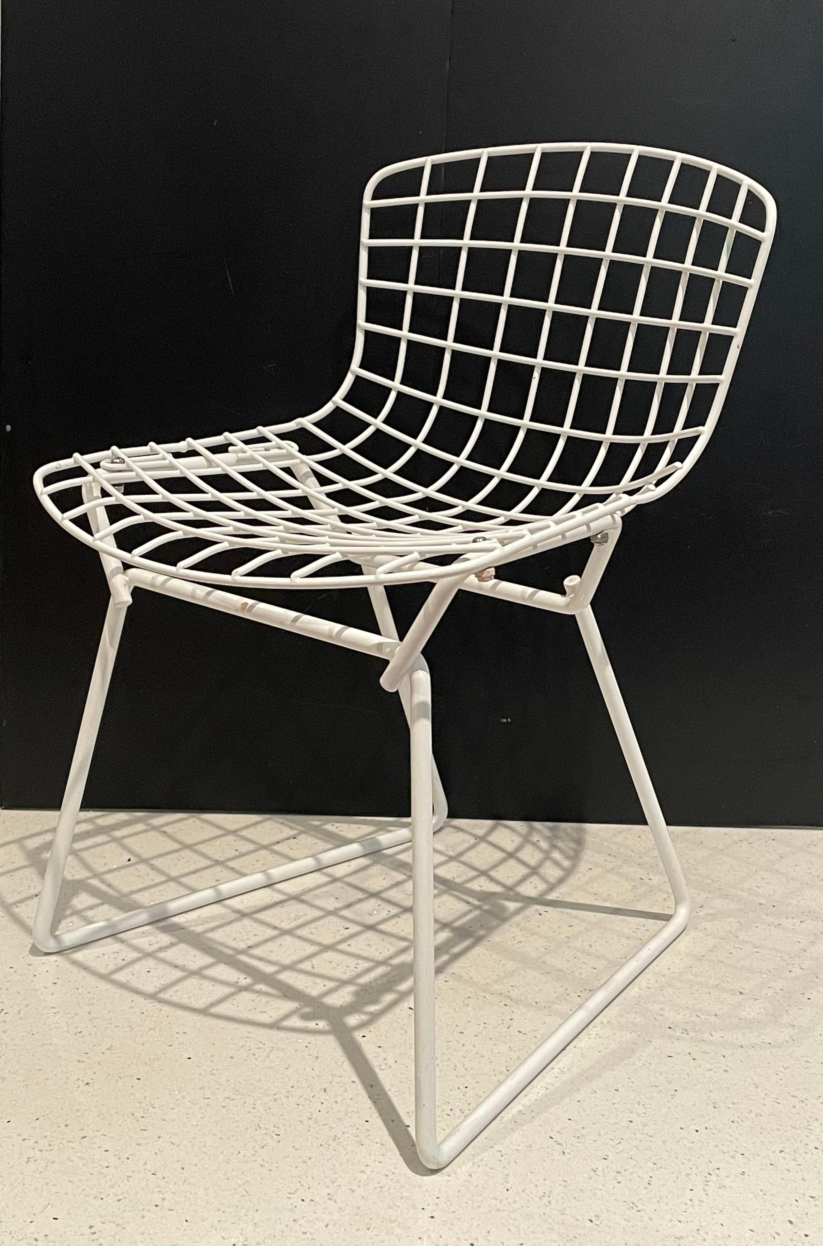 Pair of Black and White Baby Bertoia Chairs In Good Condition In San Diego, CA