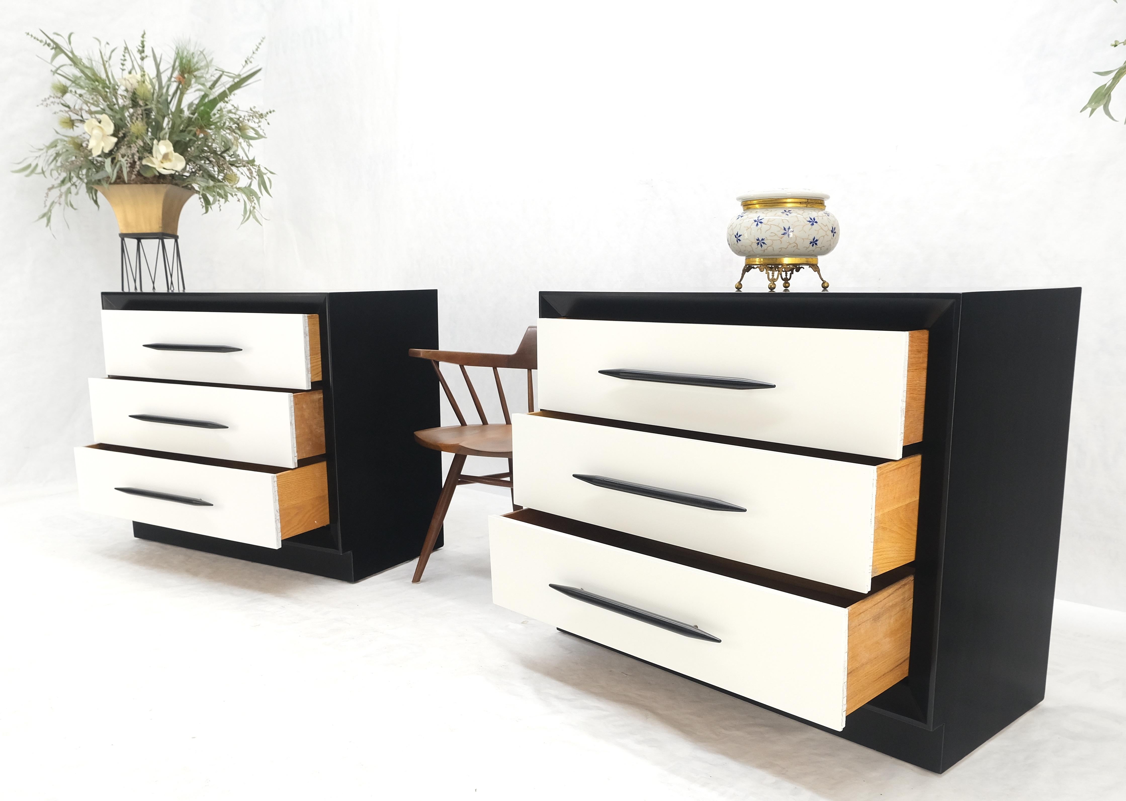 Pair of Black & White James Mont Style Bachelor 3 Drawer Chests Mid Century MINT For Sale 3