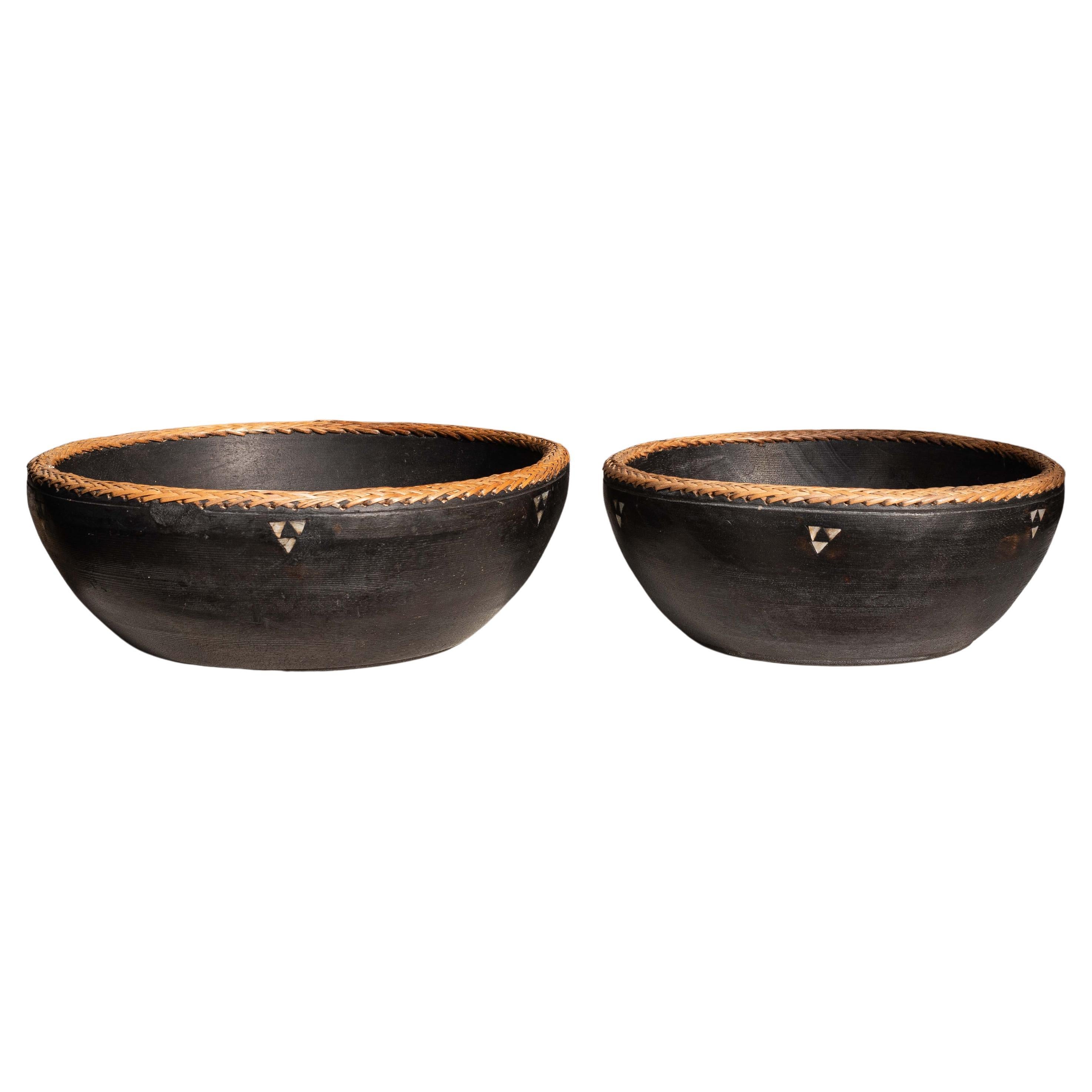 Pair of Blackened Wood Bowls with Rattan Rim and Mother-of-Pearl Inlay - 1980s For Sale