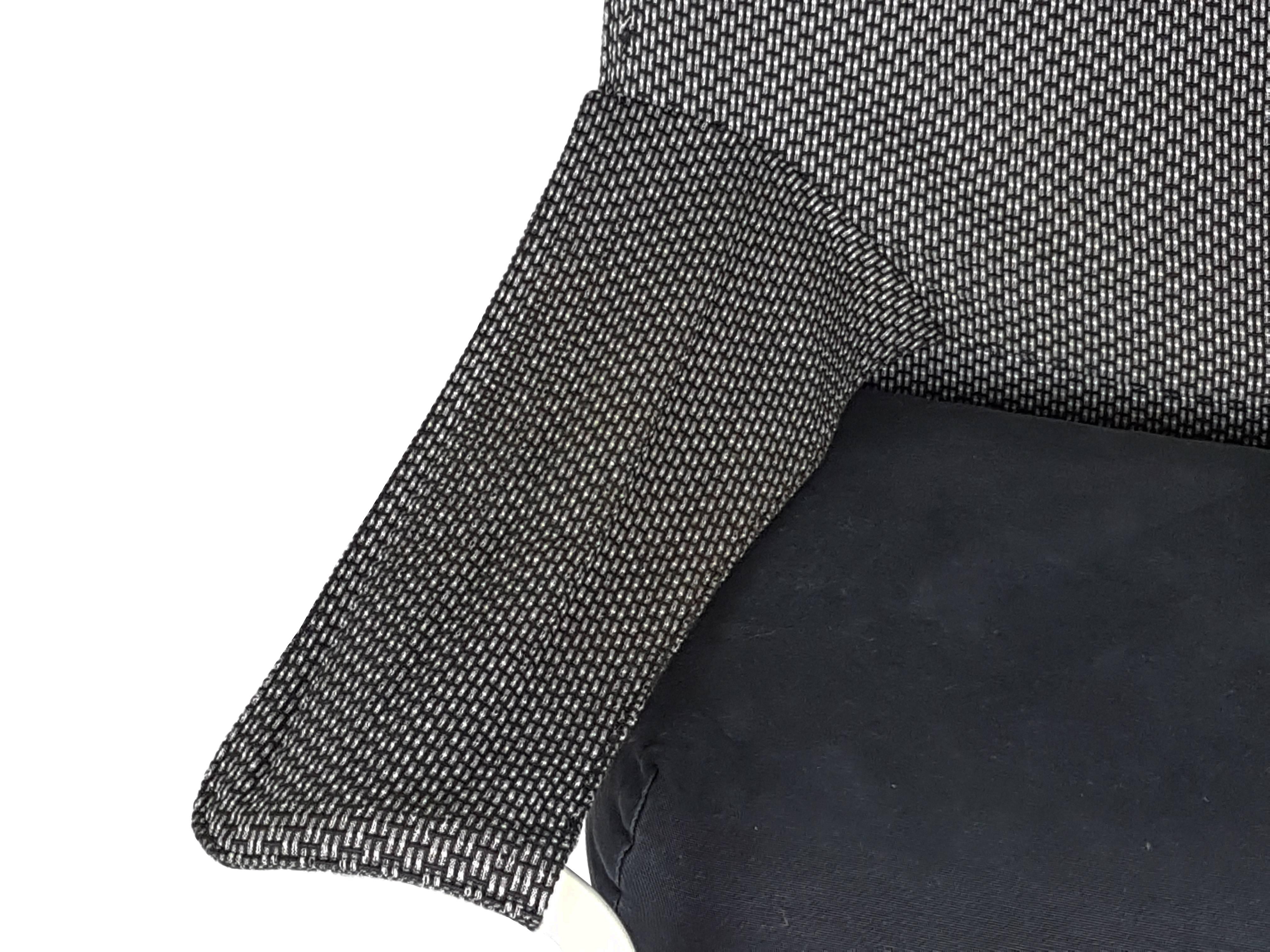 Pair of Black & White Fabric AEO Armchairs, Paolo Deganello, Archizoom Associati 5
