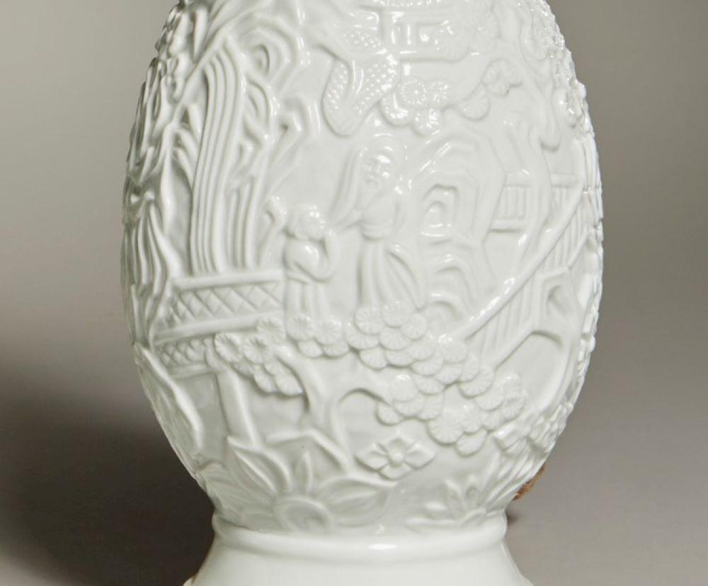 Paire de vases Blanc De Chine montés comme lampes de bureau Bon état - En vente à Morristown, NJ