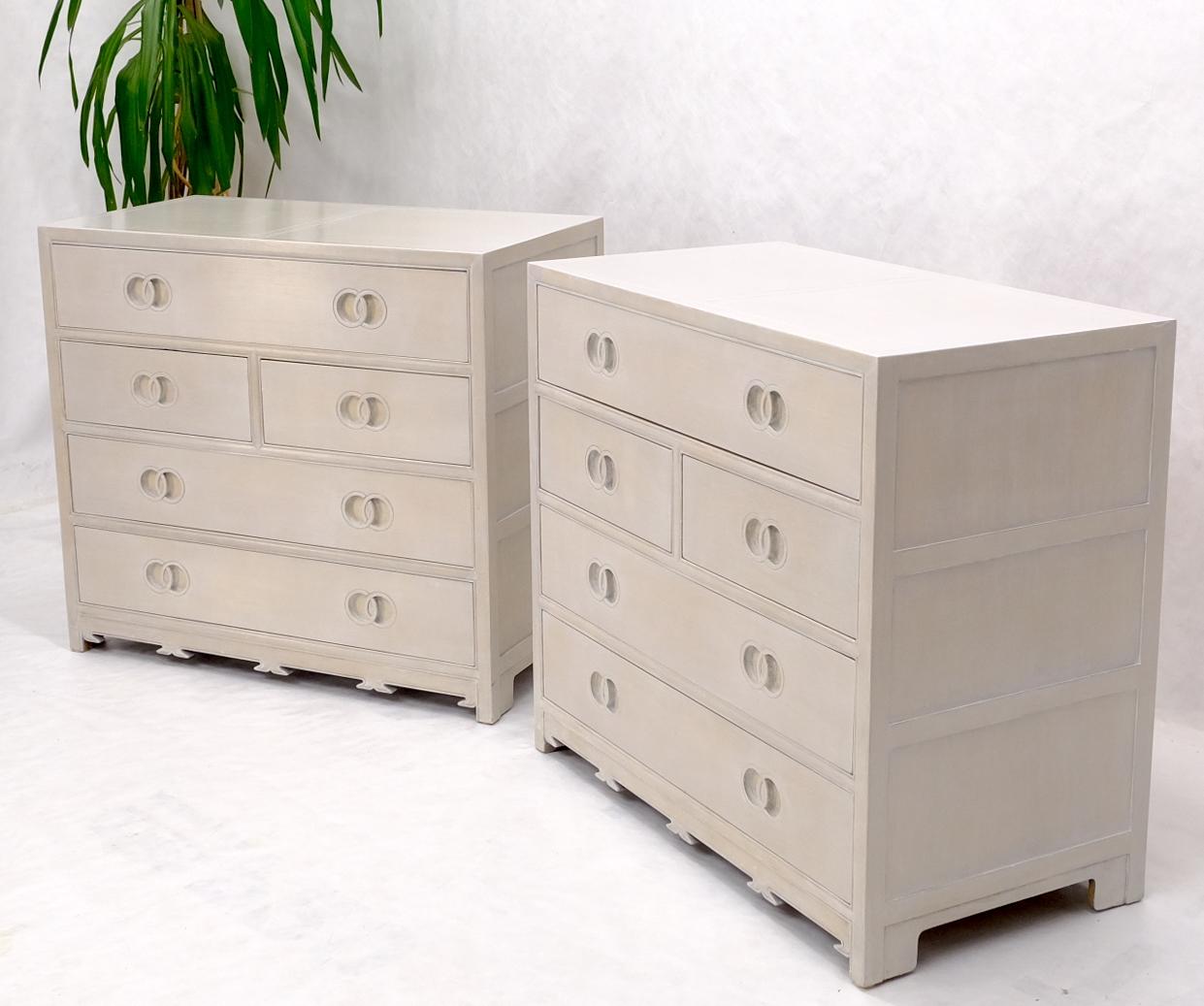 Pair of Bleached 5 Drawers Bachelor Chests by Baker For Sale 7