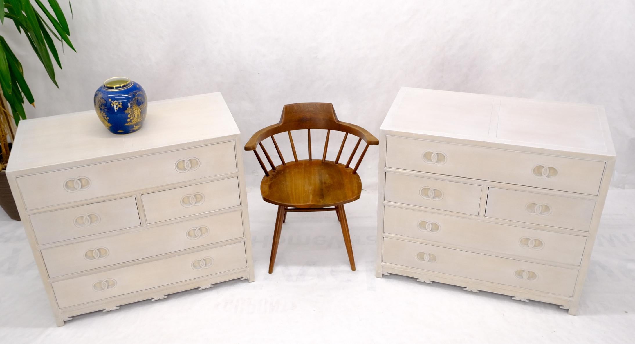 Pair of Bleached 5 Drawers Bachelor Chests by Baker For Sale 8