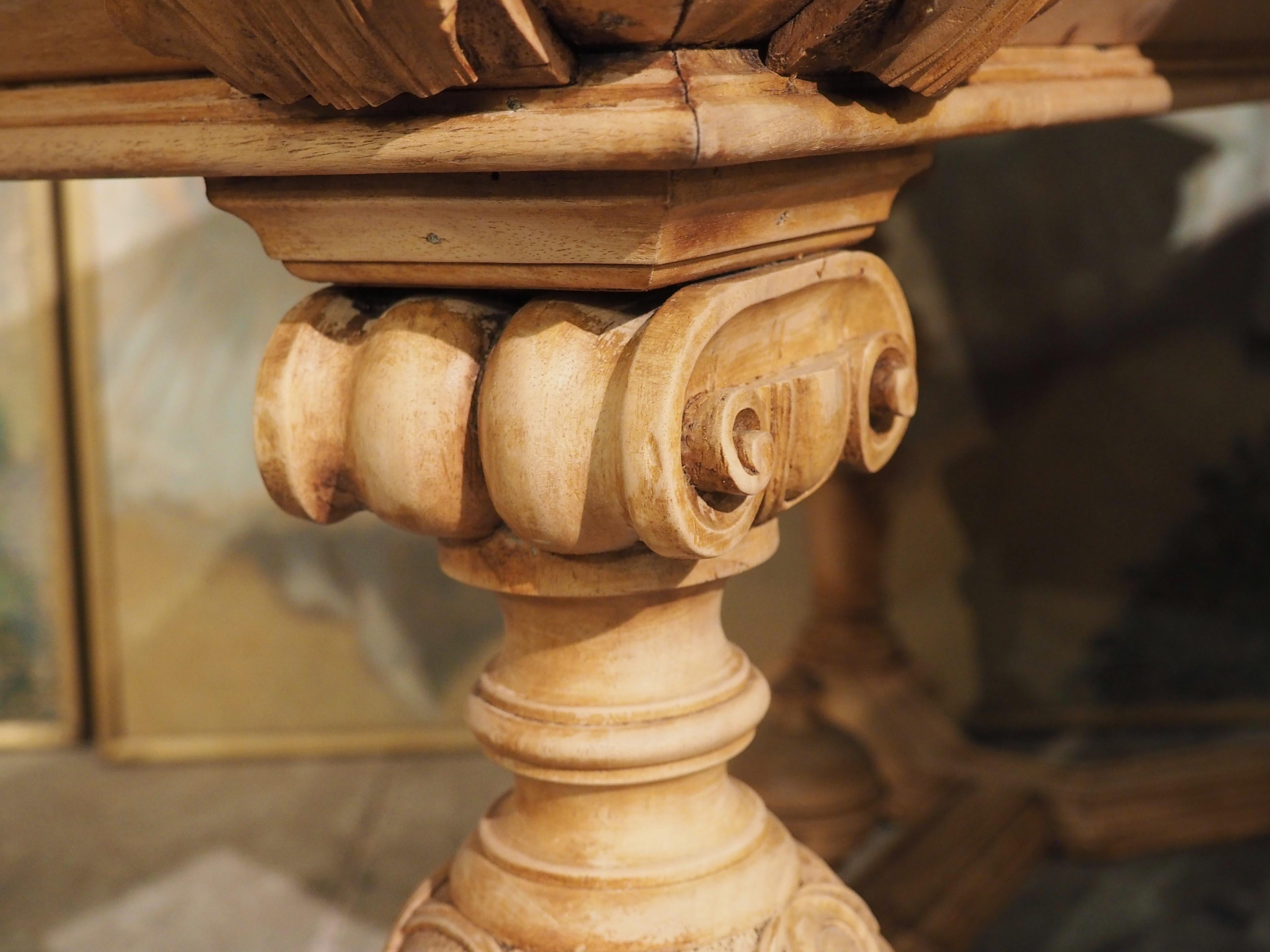 Paire de tables anciennes blanchies de style Renaissance hollandaise, 19e siècle en vente 5