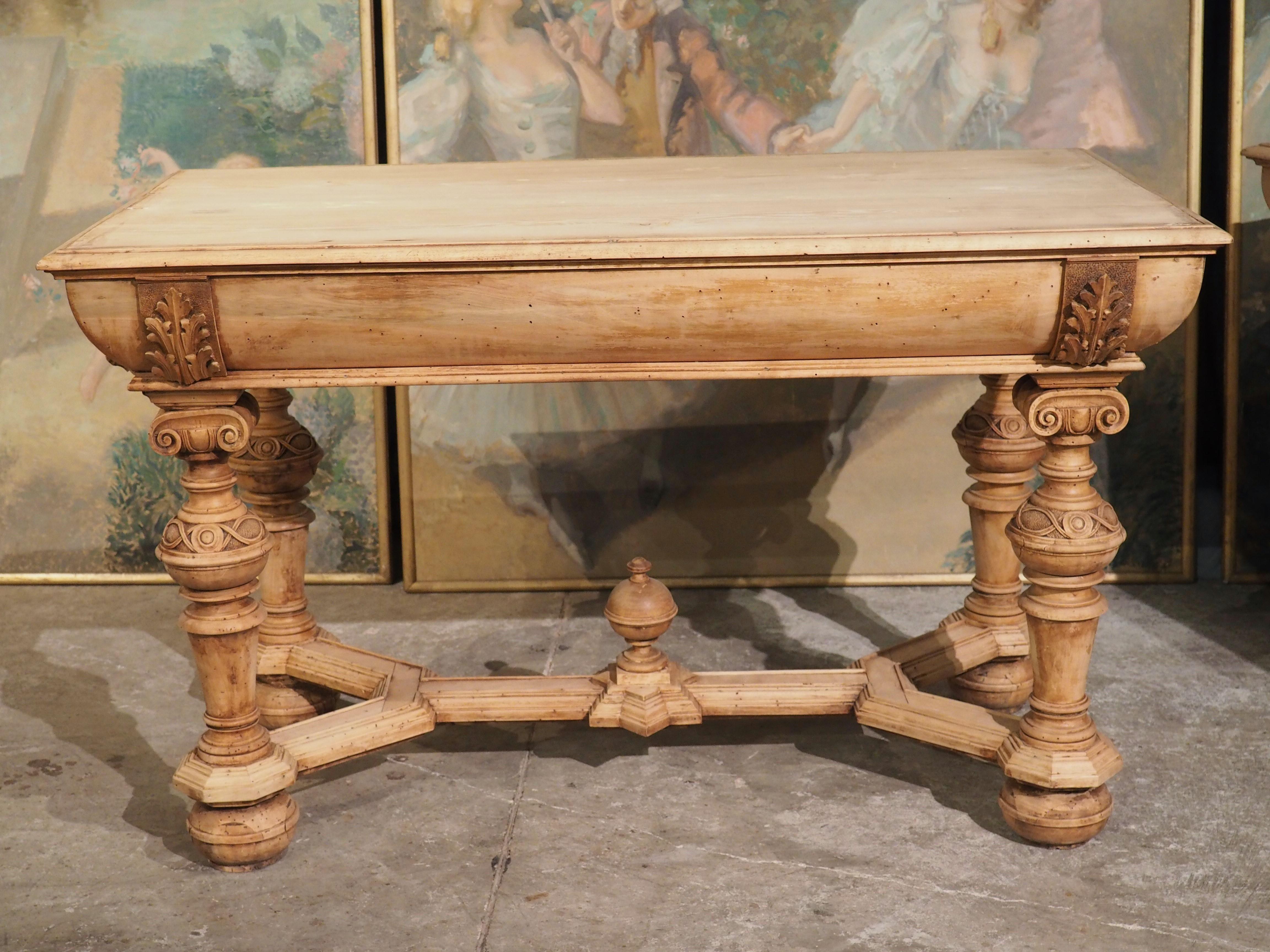 Paire de tables anciennes blanchies de style Renaissance hollandaise, 19e siècle en vente 7