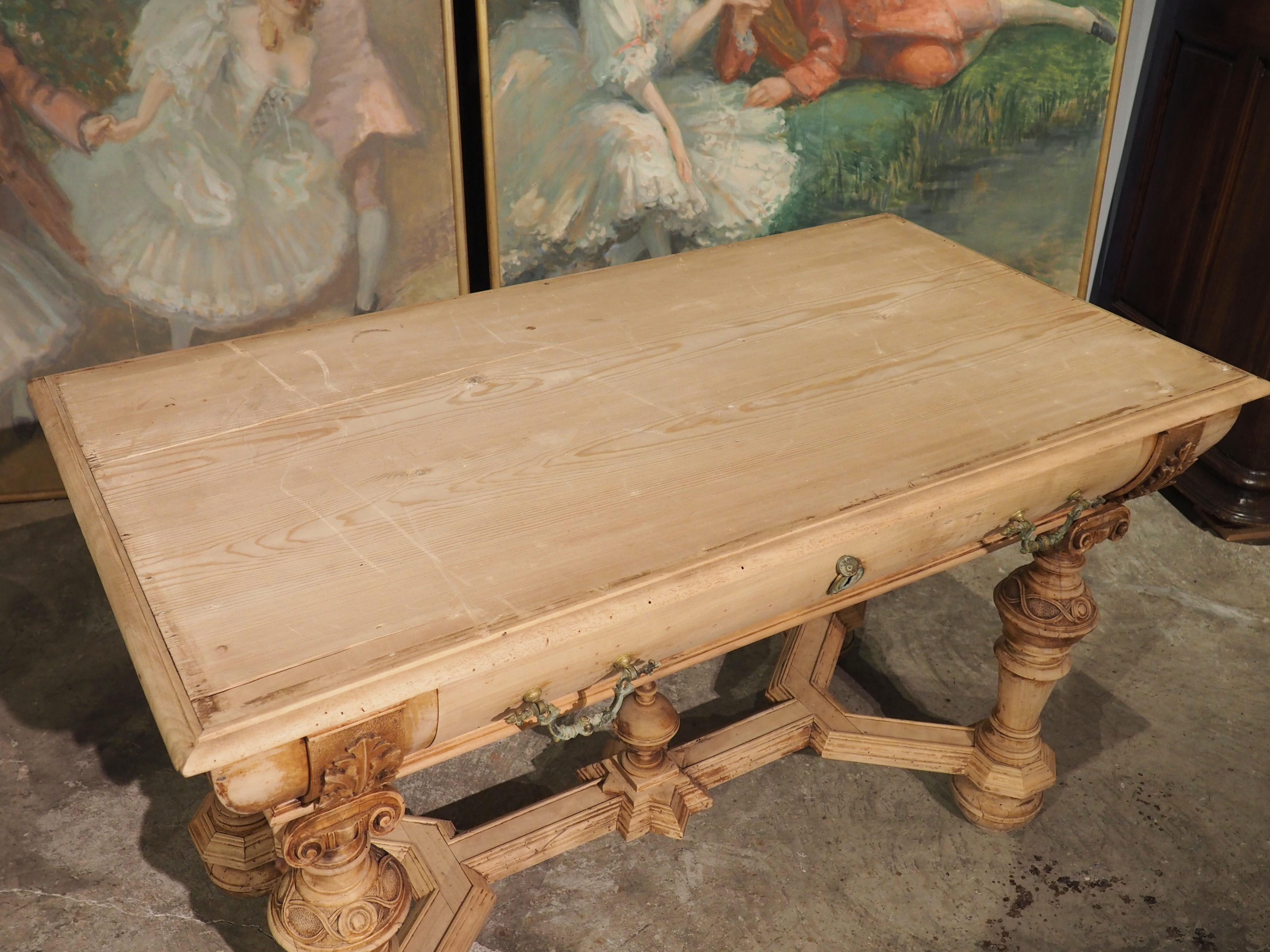 Blanchi Paire de tables anciennes blanchies de style Renaissance hollandaise, 19e siècle en vente