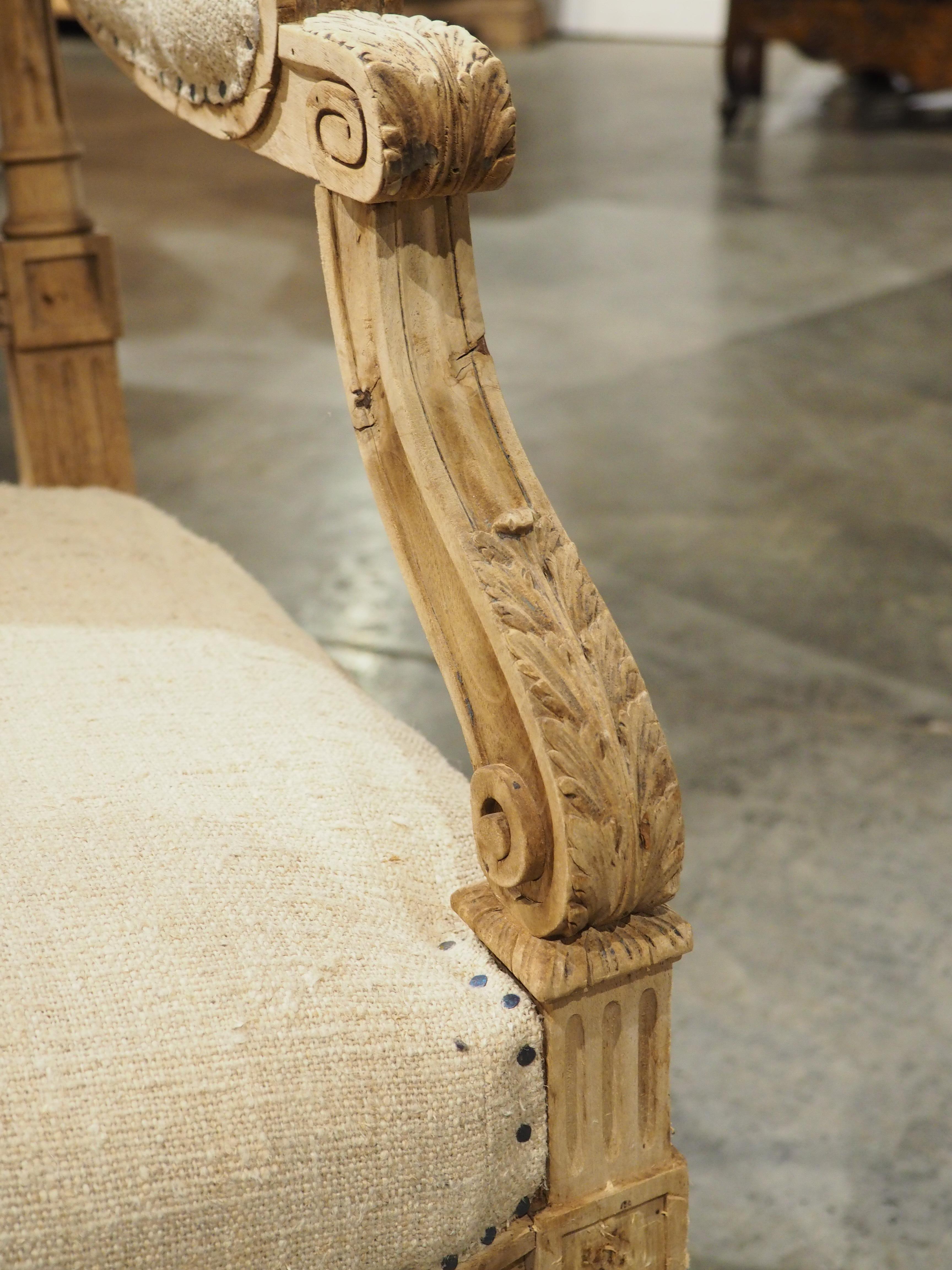 Coppia di poltrone Fauteuil sbiancate in stile Luigi XVI, CIRCA 1890 in vendita 3