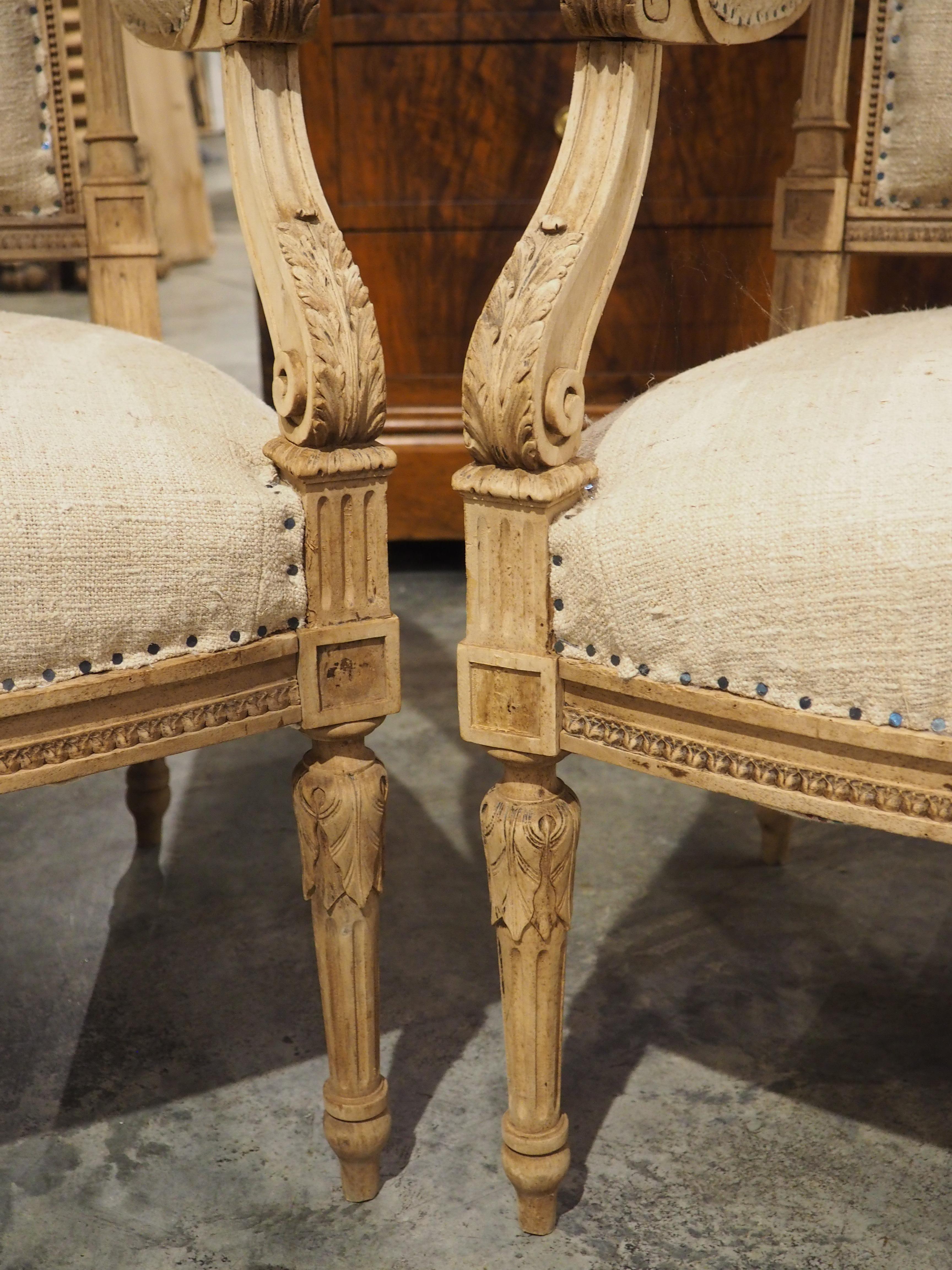 Coppia di poltrone Fauteuil sbiancate in stile Luigi XVI, CIRCA 1890 in vendita 4
