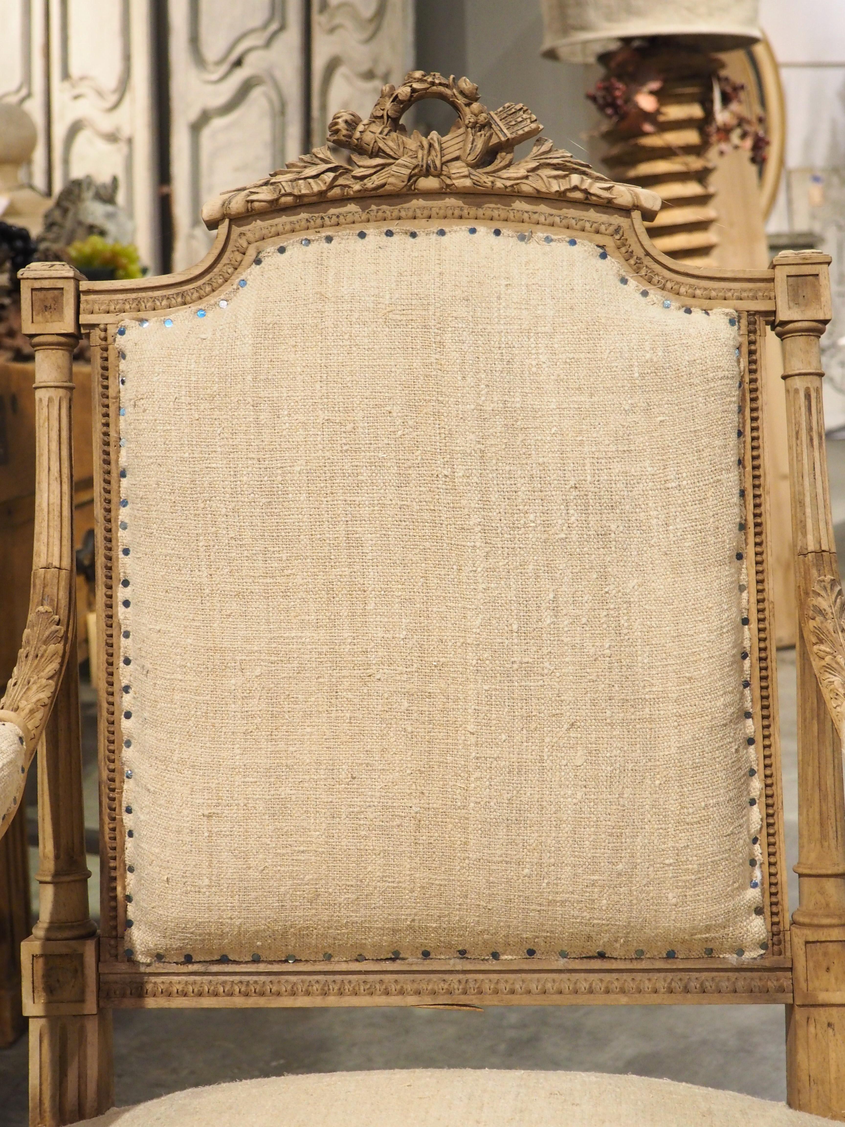 Coppia di poltrone Fauteuil sbiancate in stile Luigi XVI, CIRCA 1890 in vendita 9