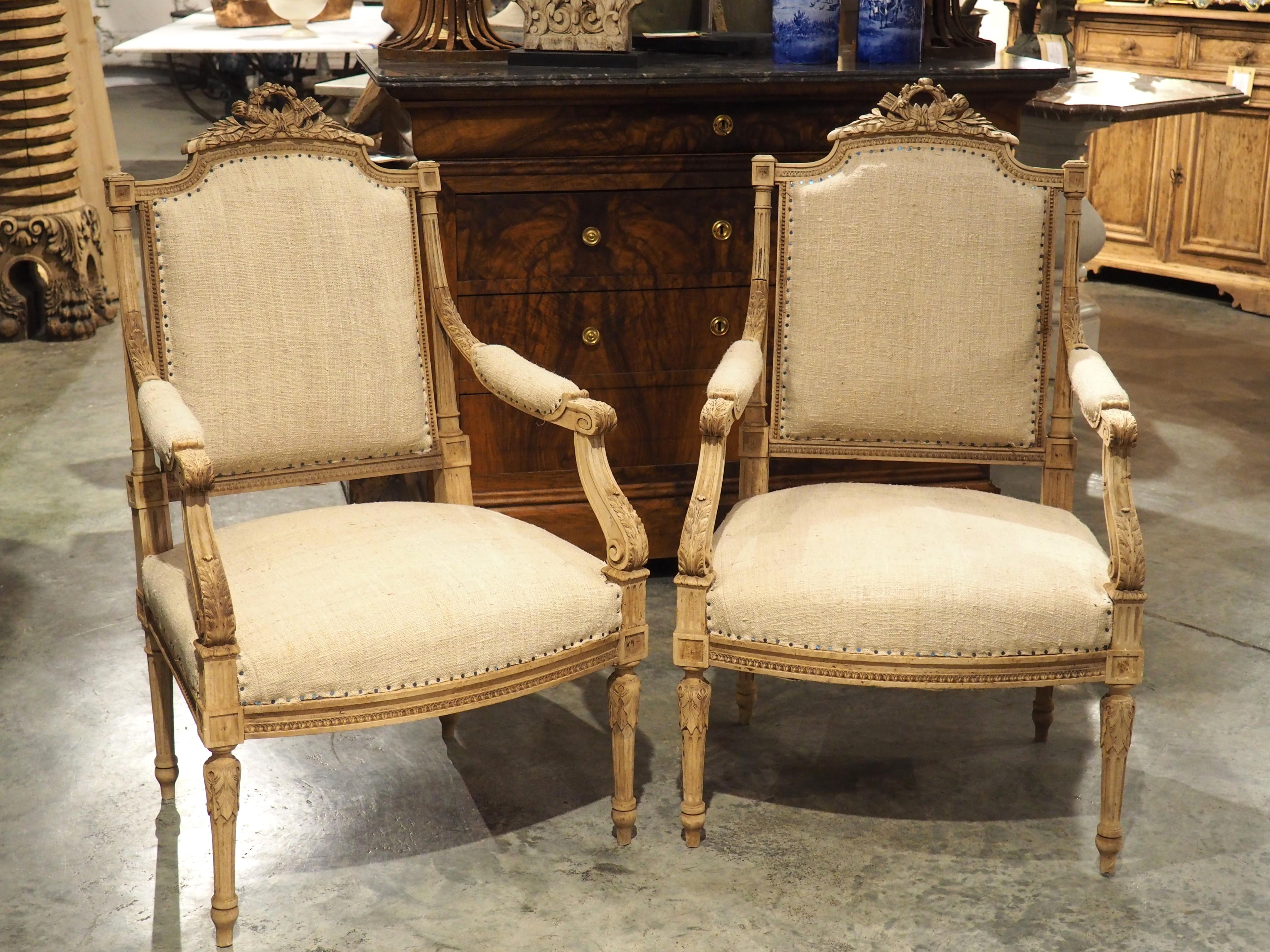 Coppia di poltrone Fauteuil sbiancate in stile Luigi XVI, CIRCA 1890 in vendita 13